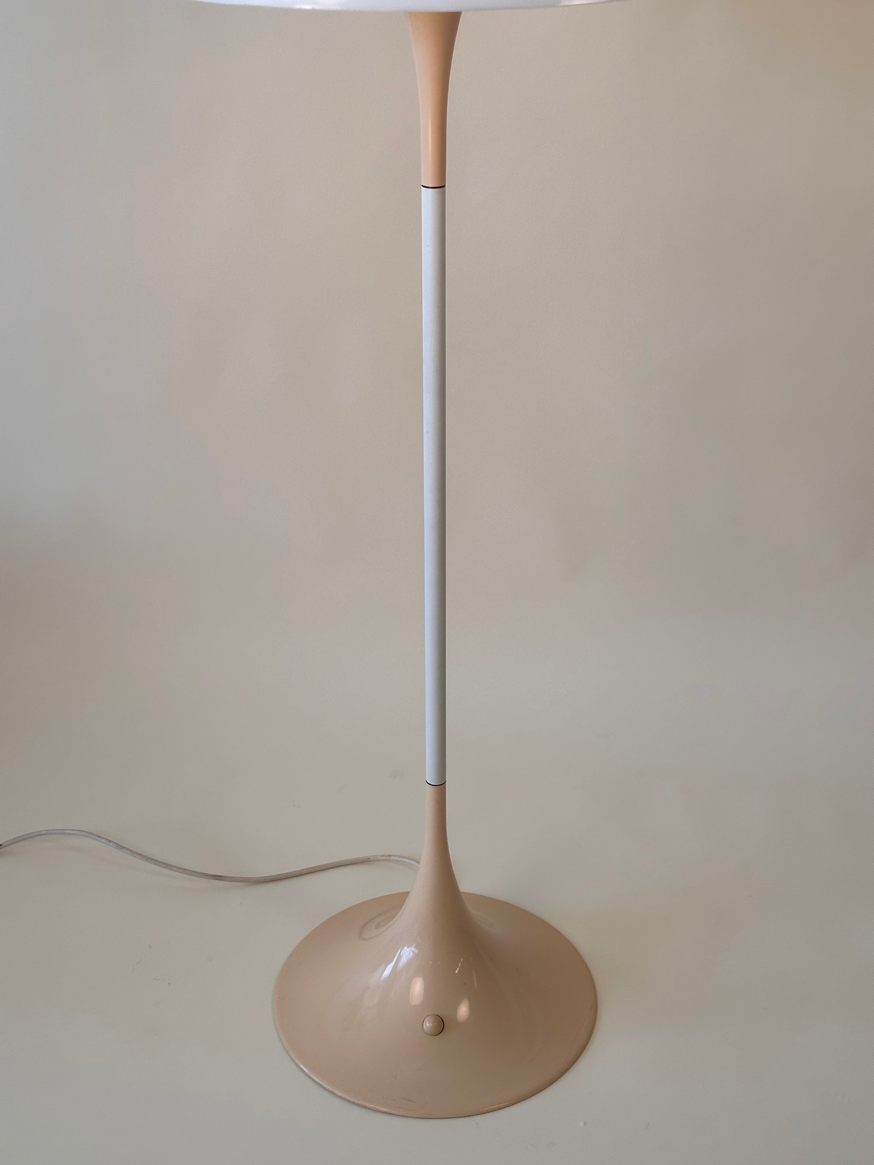Lampadaire Panthella par Verner Panton pour Louis Poulsen, 1971