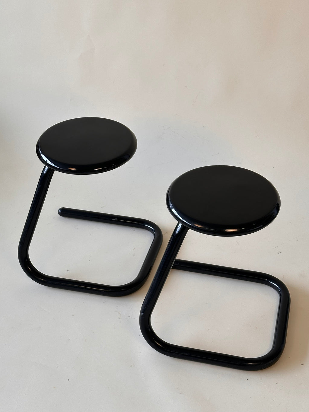 Tabouret vintage “Paperclip” par Amisco, fait au Canada