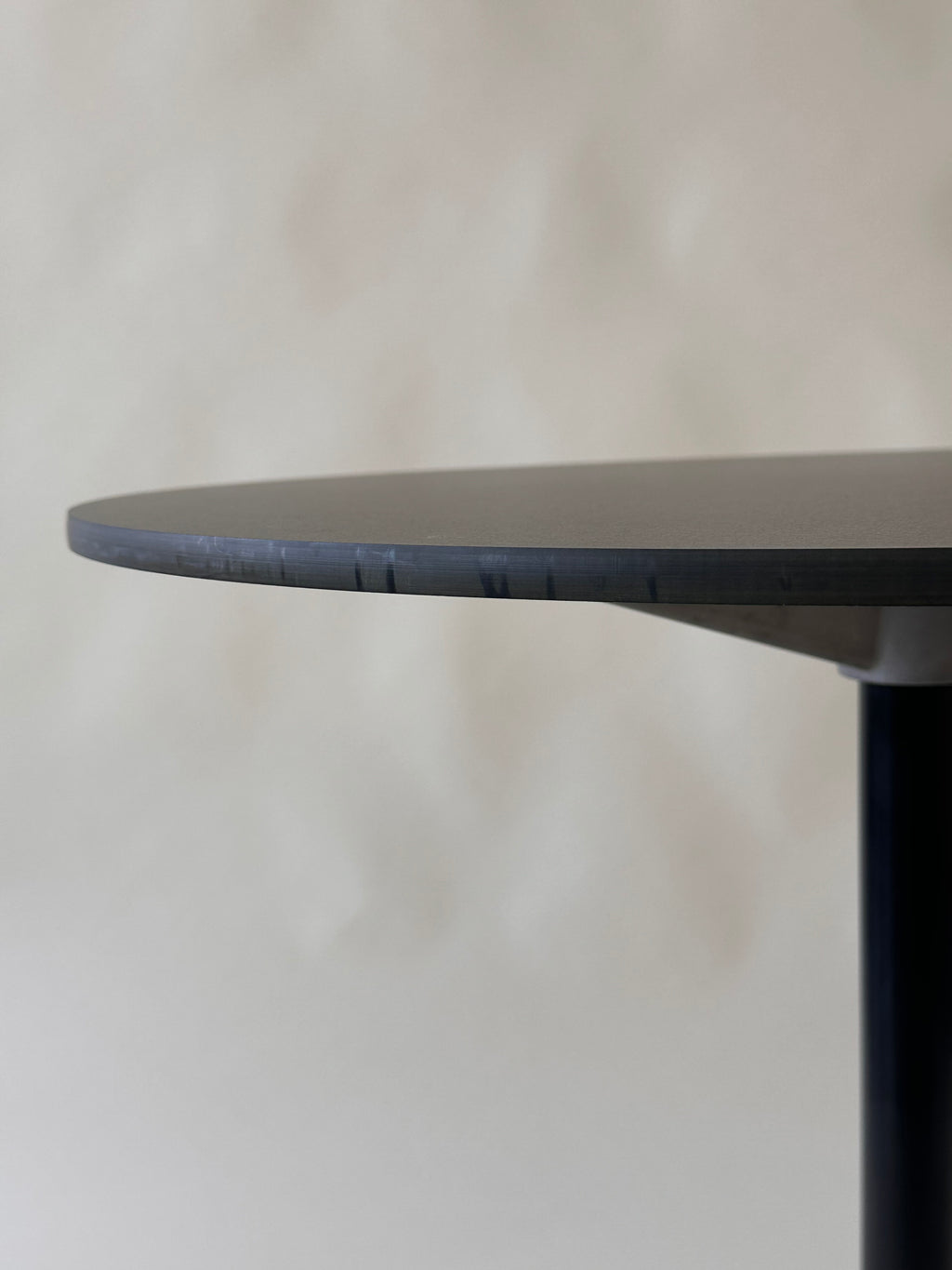 Table ronde de conférence Eames pour Herman Miller, 2019