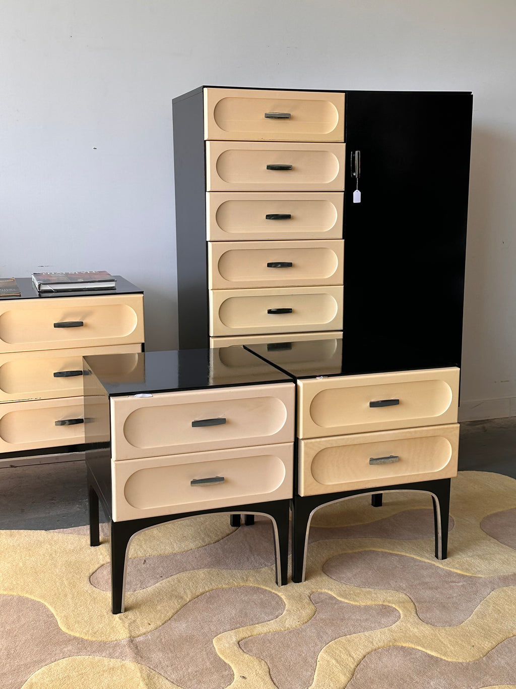 Set de 2 tables de nuit par Henri Vallières, Québec 🇨🇦