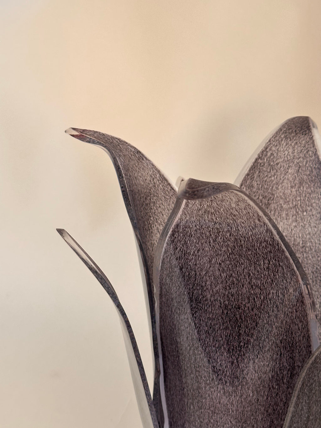 Lampe de table « Tulipe » en acrylique par Roger Rougier