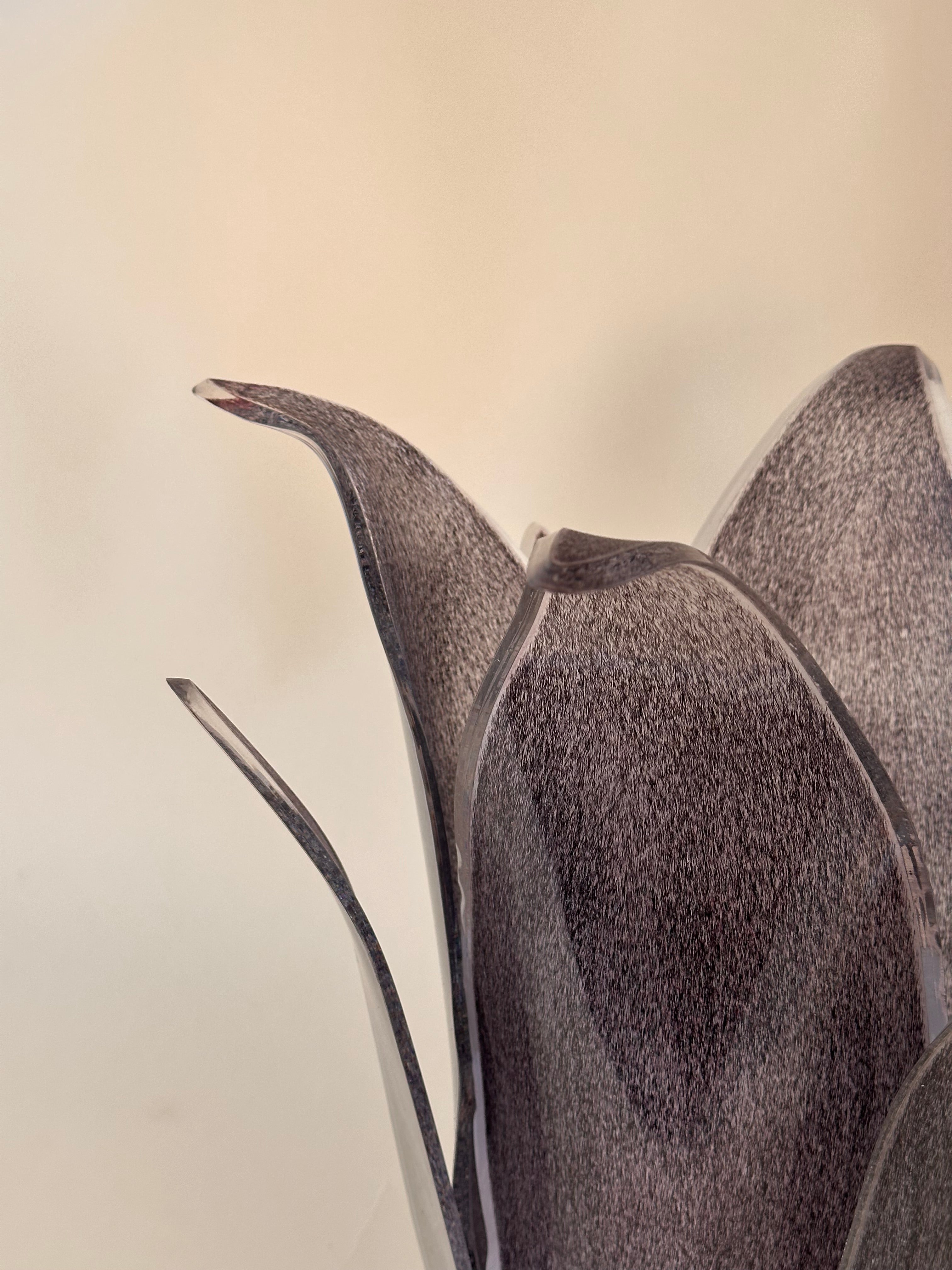 Lampe de table « Tulipe » en acrylique par Roger Rougier