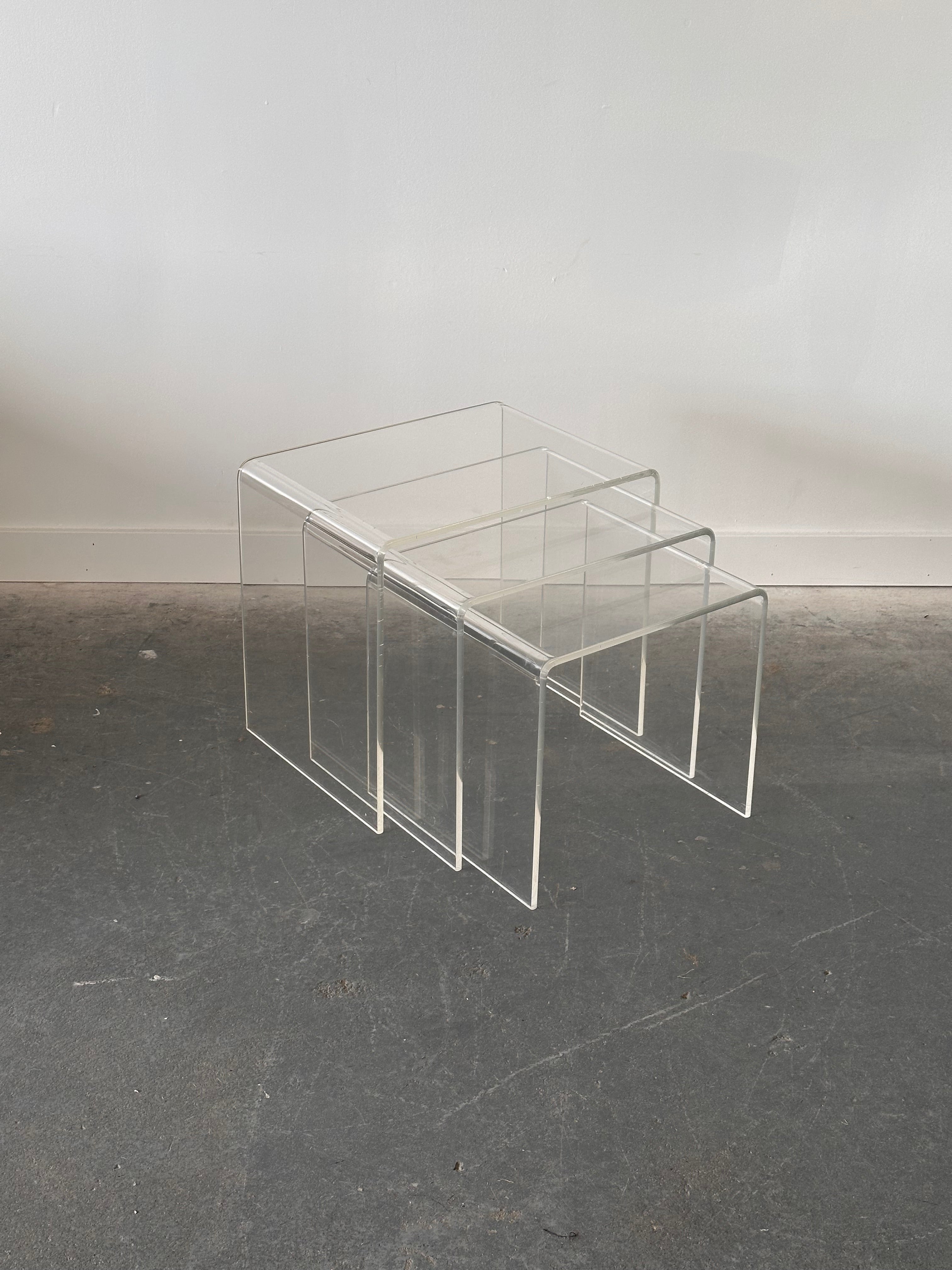 Set 3 tables gigognes en plexiglas