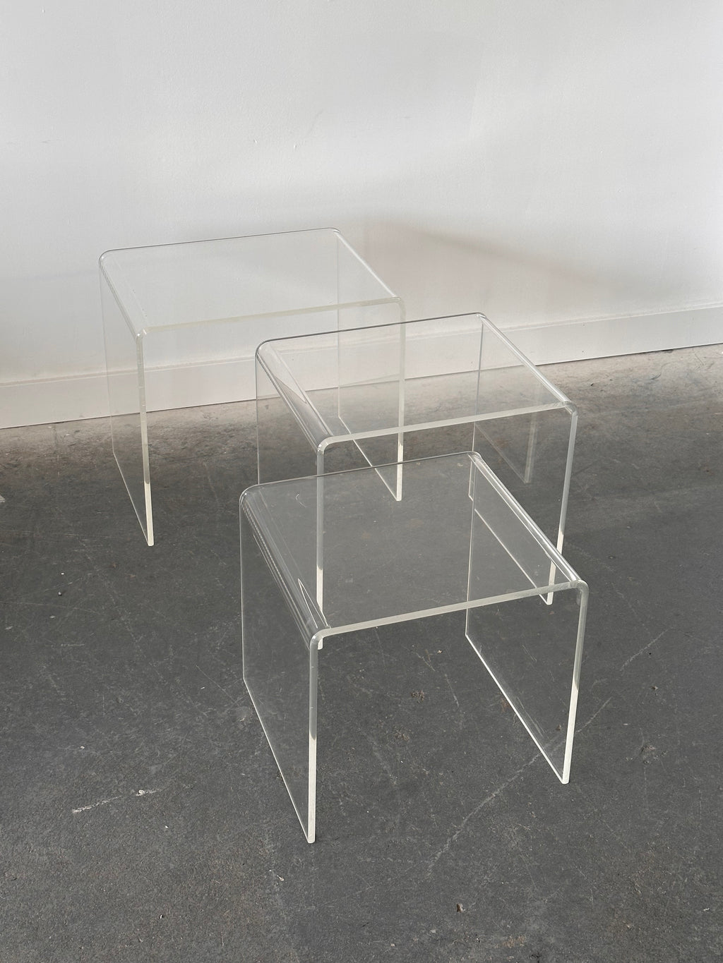 Set 3 tables gigognes en plexiglas