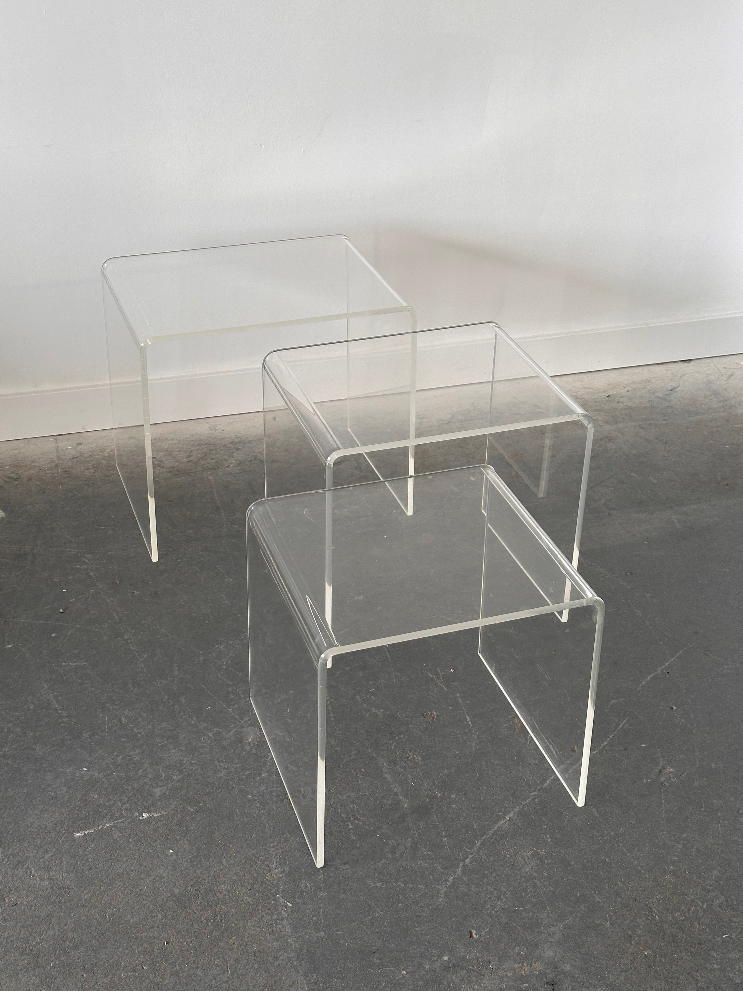 Set 3 tables gigognes en plexiglas