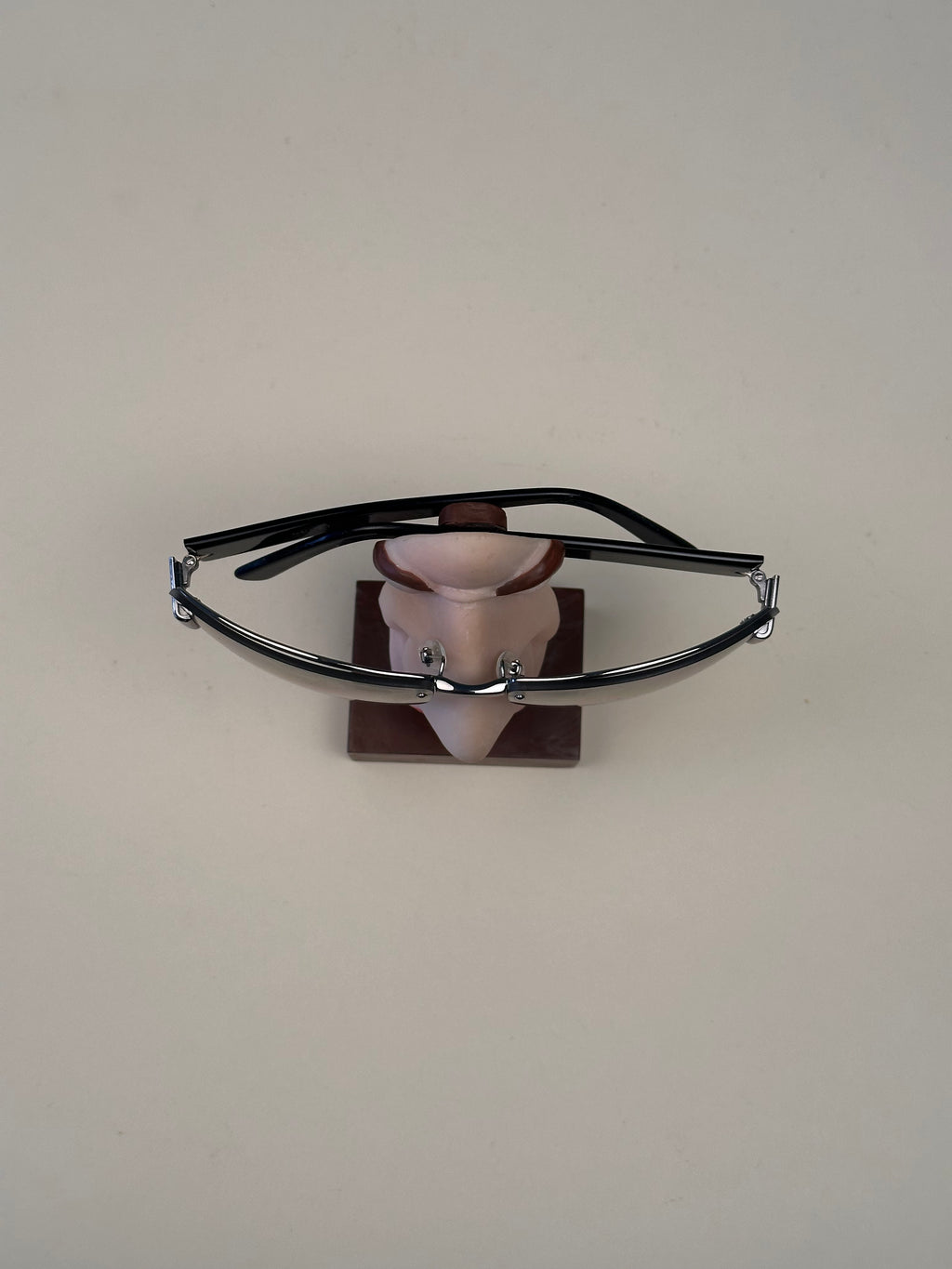 Set de 4 supports à lunettes visage caricatural, vintage