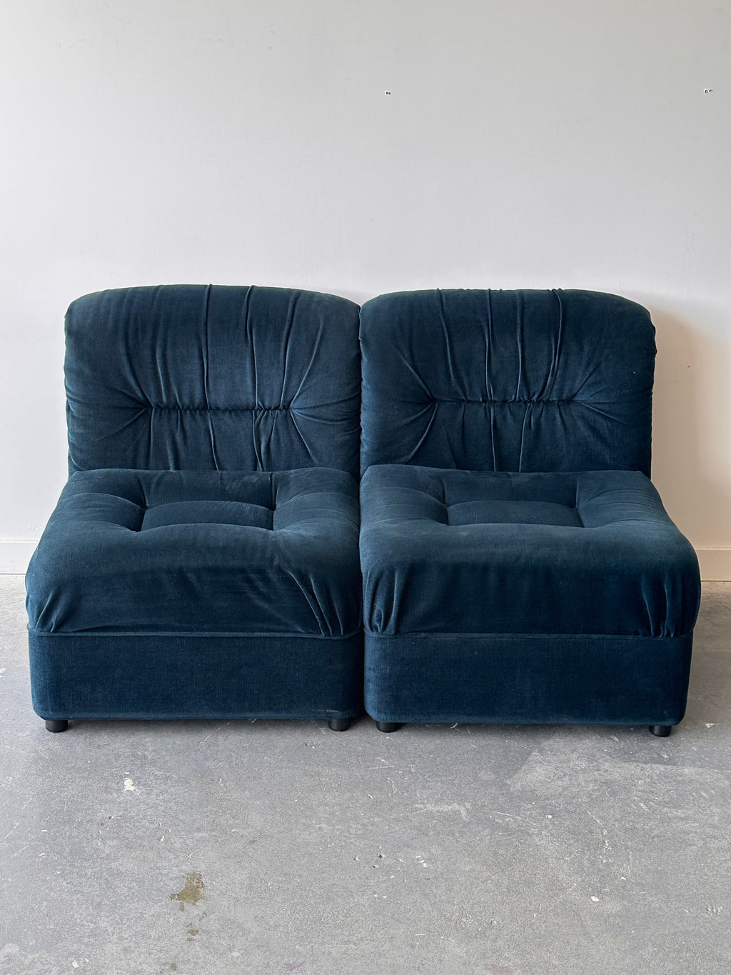 Sofa modulaire 4 morceaux en velours bleu par G.Romano, fait au Québec