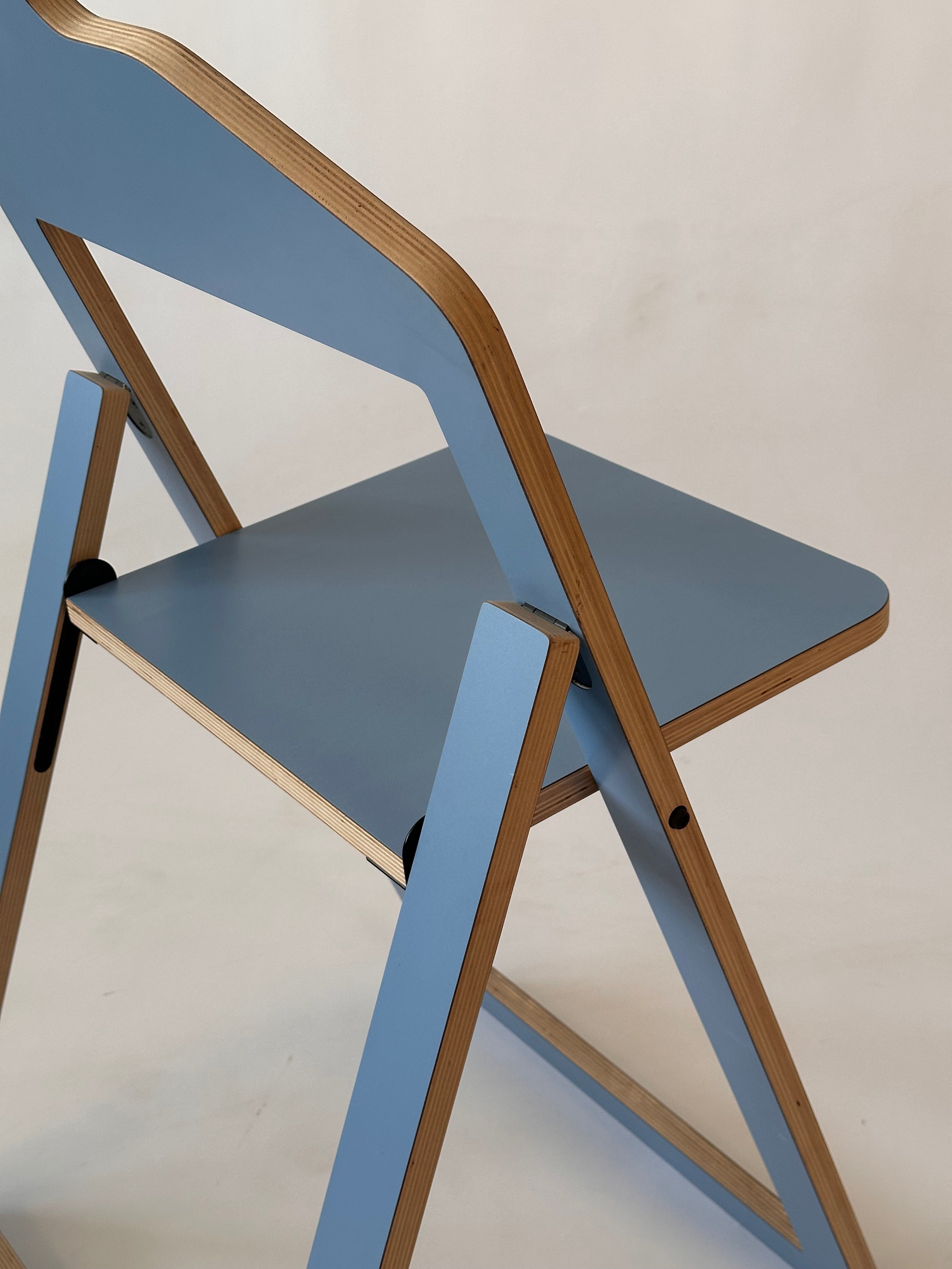 Chaise "Cintre" par Philippe Malouin pour Umbra shift