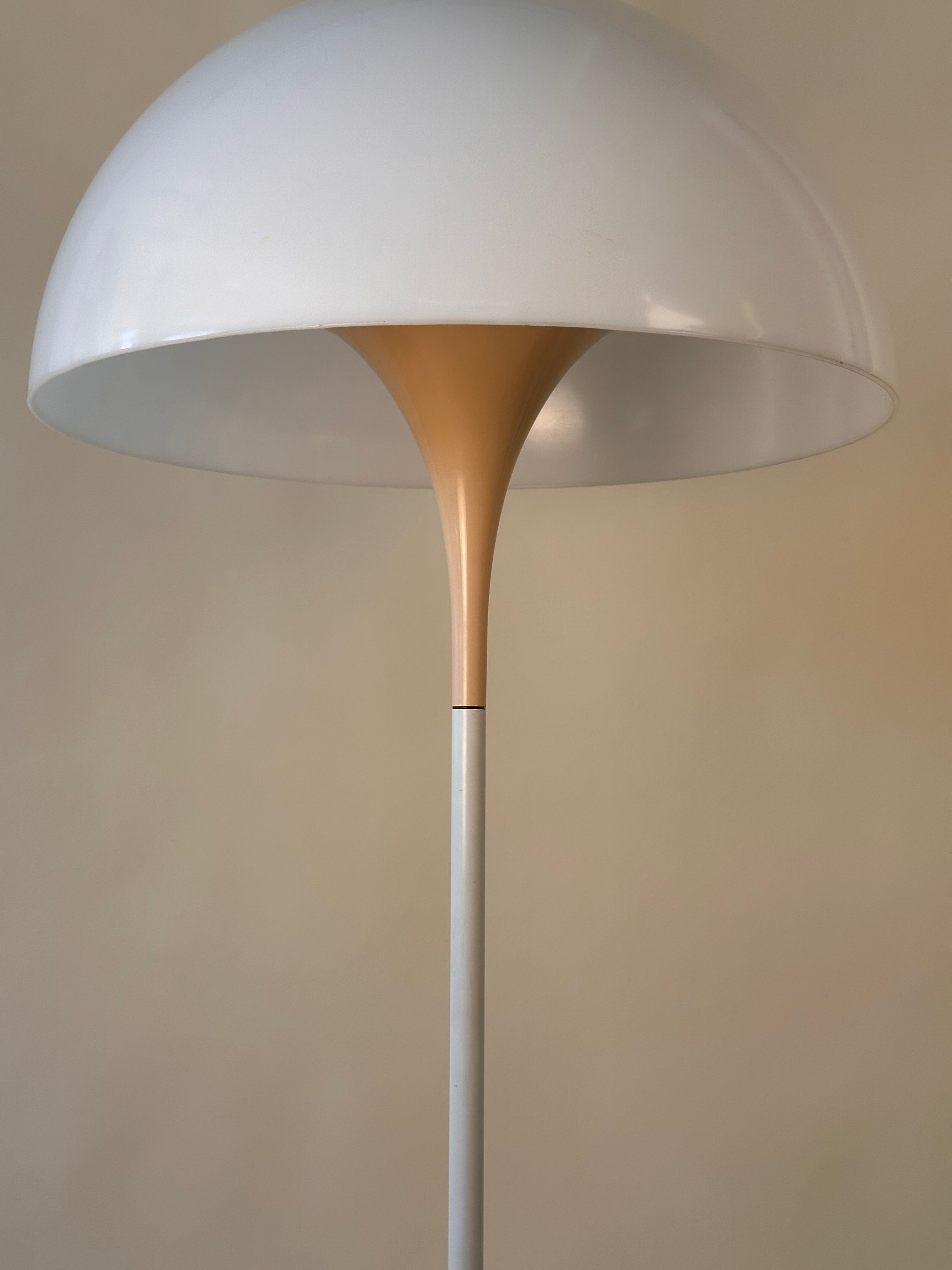 Lampadaire Panthella par Verner Panton pour Louis Poulsen, 1971