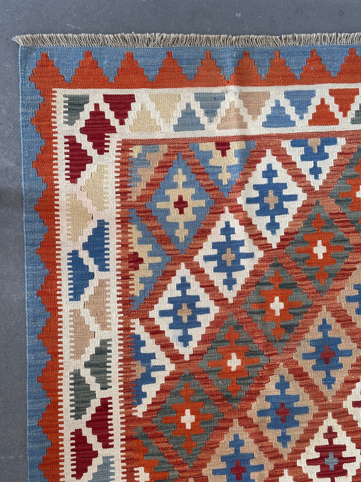 Tapis vintage "Kilim" plat tissé à la main