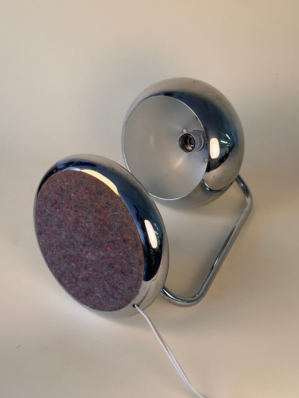 Lampe de table vintage en chrome