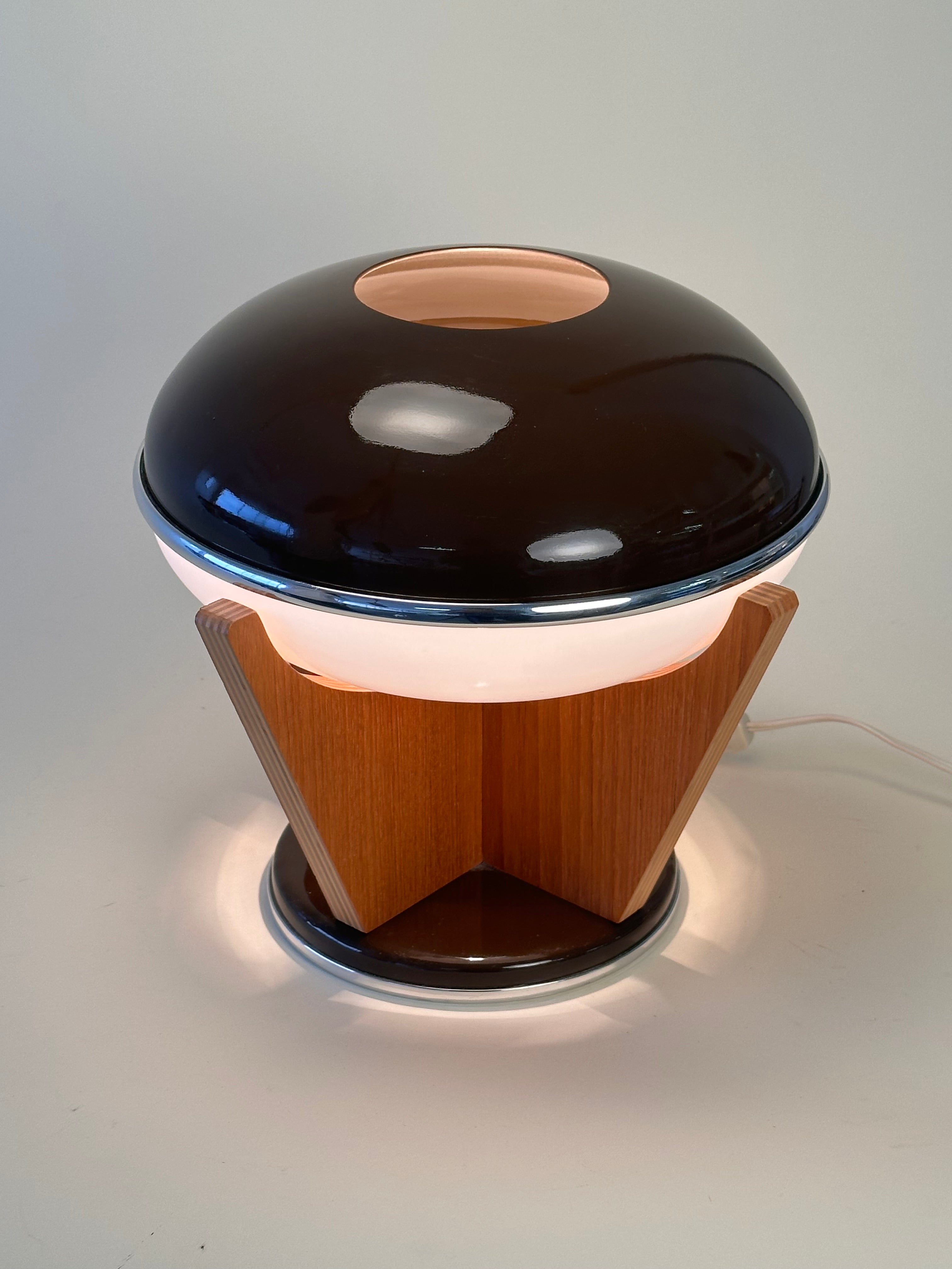 Lampe de table Space Age en plastique & base en chêne