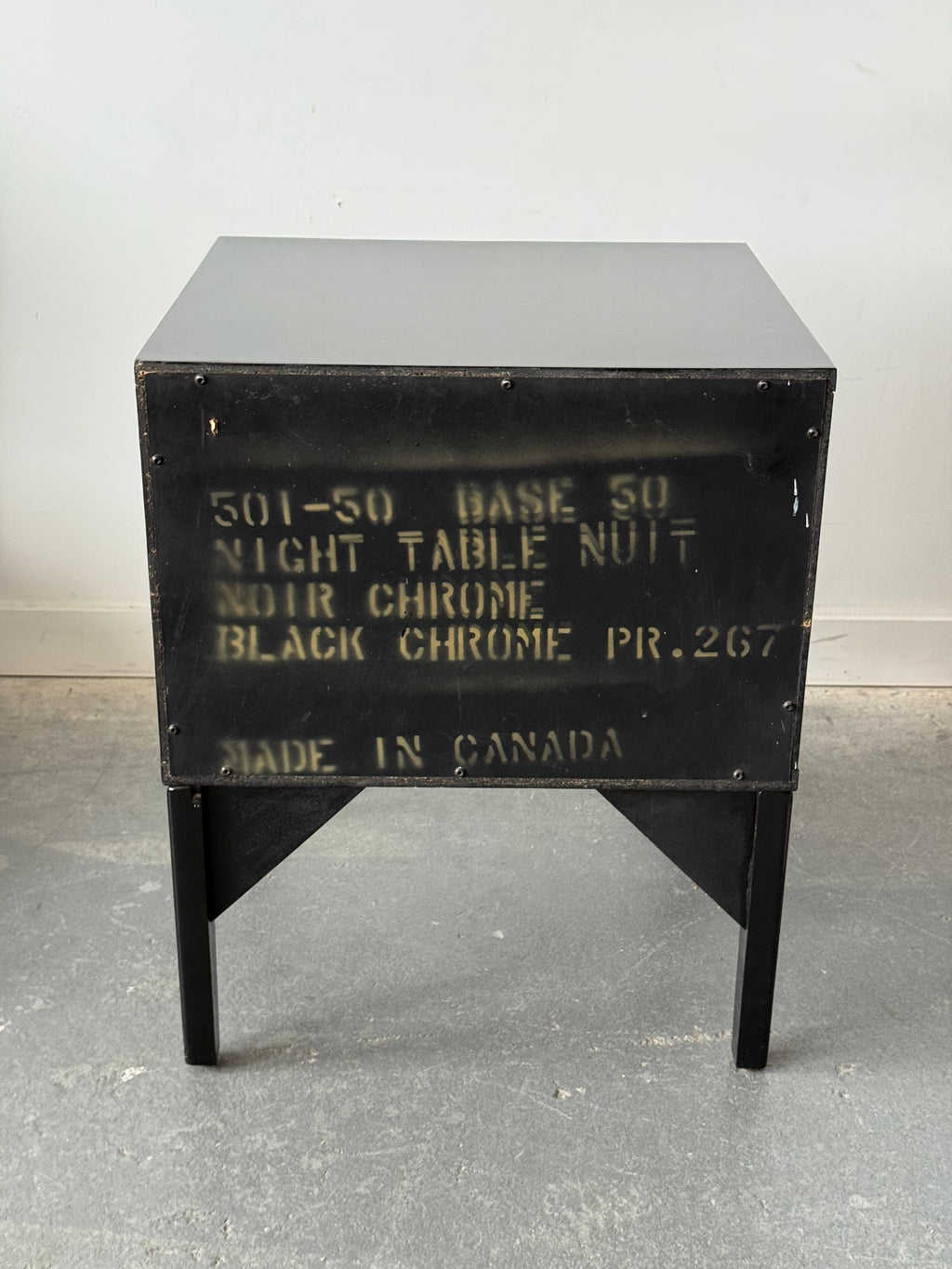 Table de chevet chromée par Henri Vallières, Québec 1970s