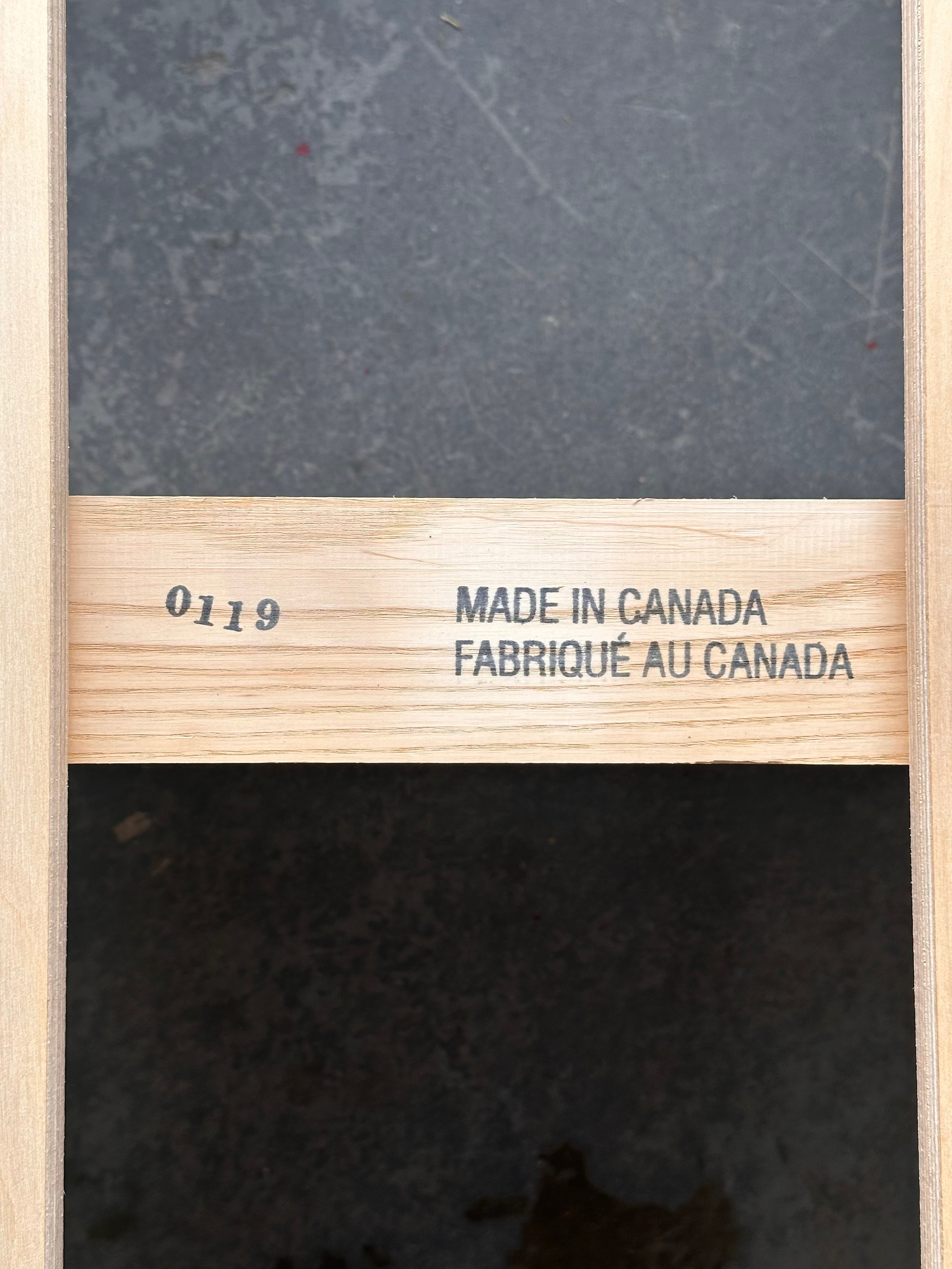 Base de lit queen en placage de cerisier par Mobican, 1970s 🇨🇦