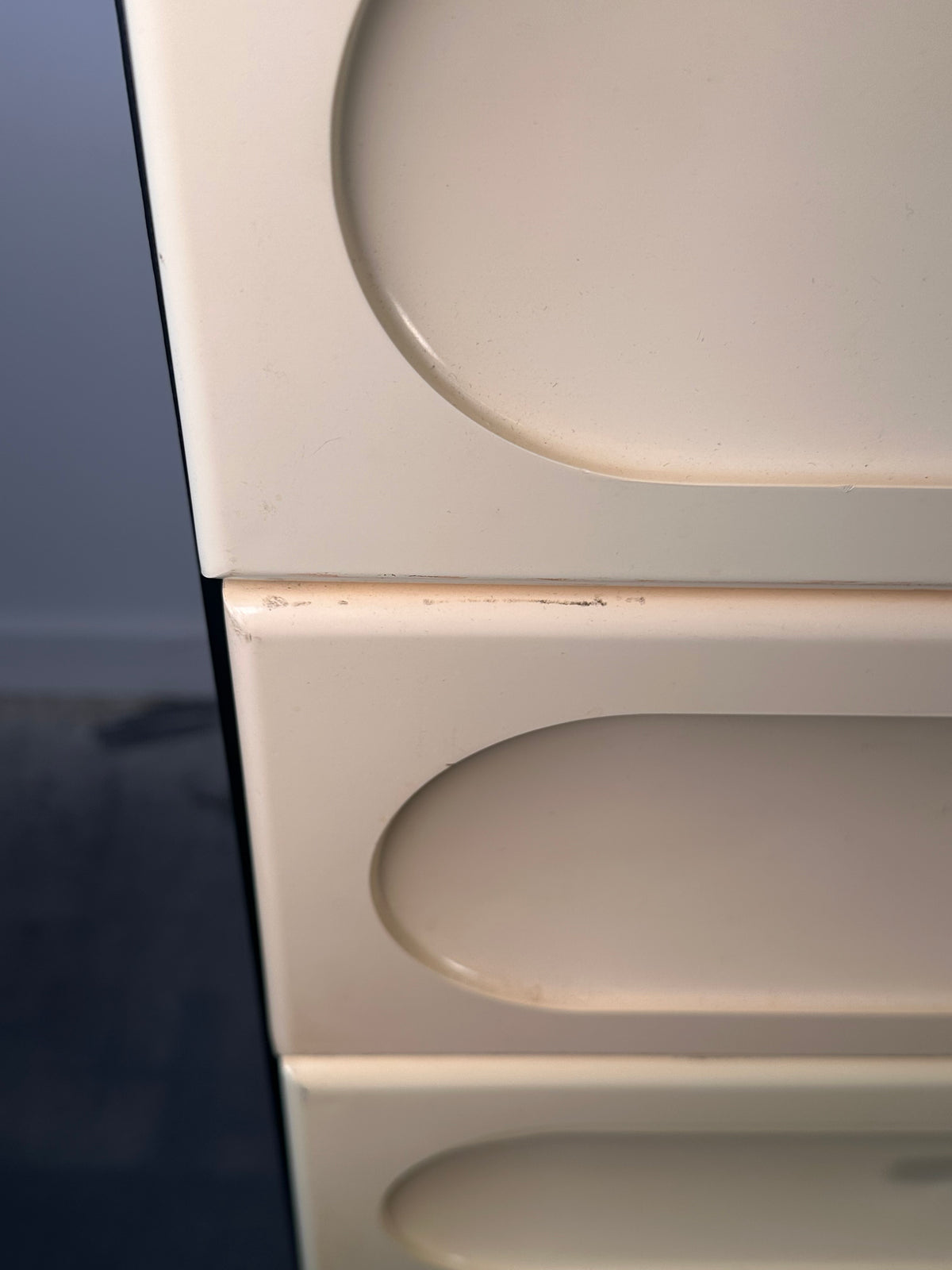 Commode « monsieur » par Henri Vallières