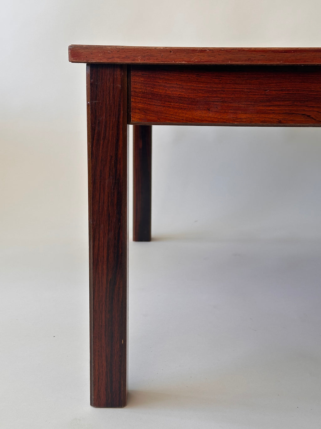 Table basse mid century en bois de rose par Møbelintarsia, Danemark