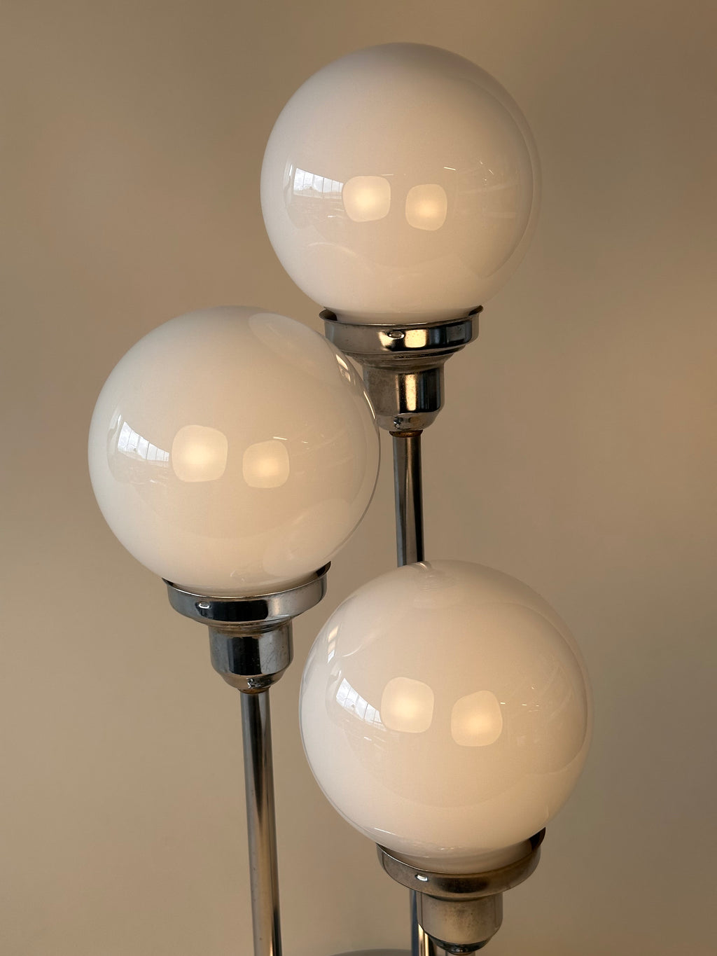 Lampe de table vintage à trois globes