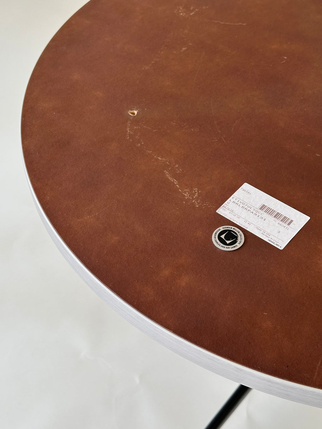 Table ronde de conférence Eames pour Herman Miller, 2019