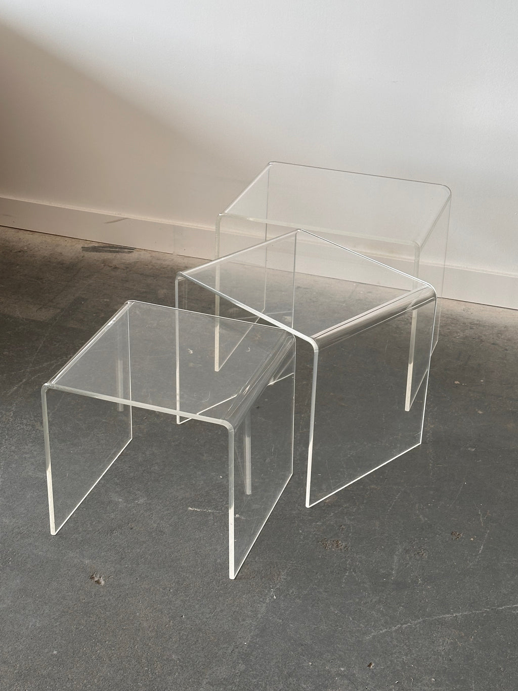 Set 3 tables gigognes en plexiglas