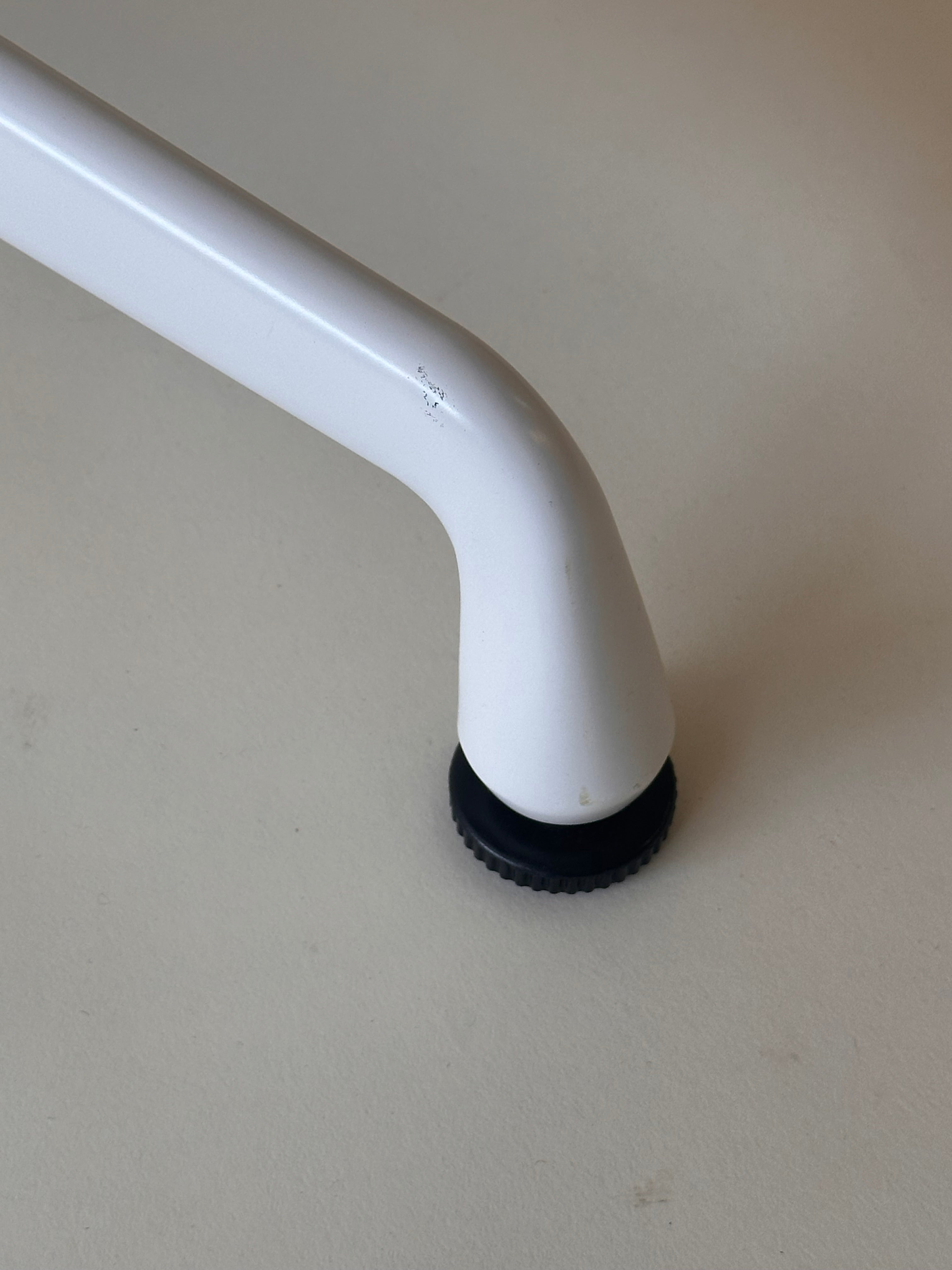 Table ronde de conférence Eames pour Herman Miller, 2019