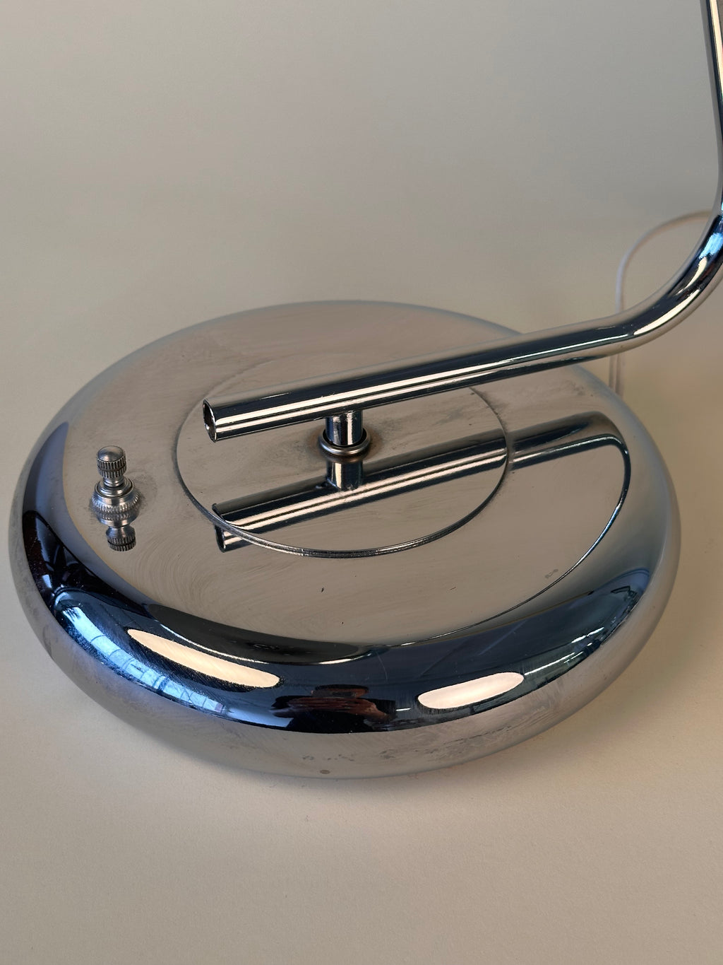 Lampe de table vintage en chrome