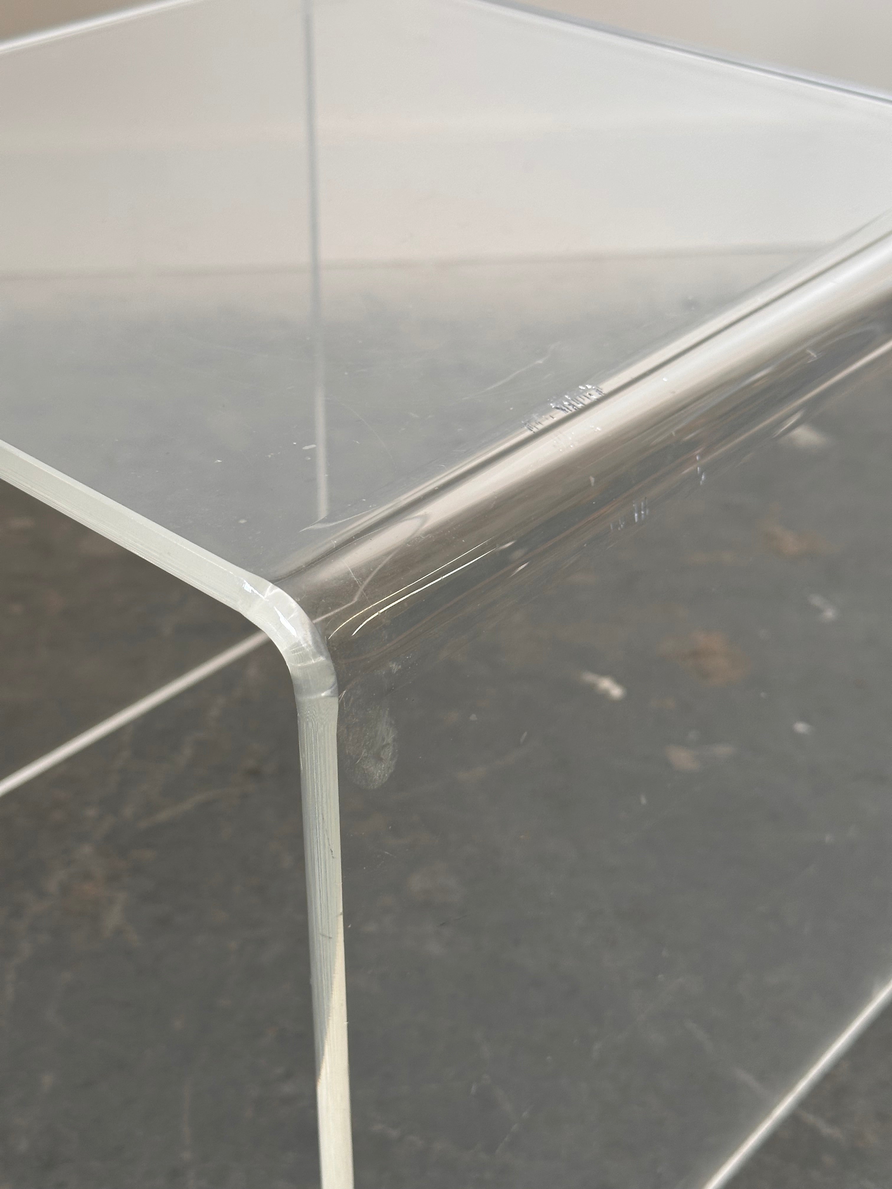Set 3 tables gigognes en plexiglas