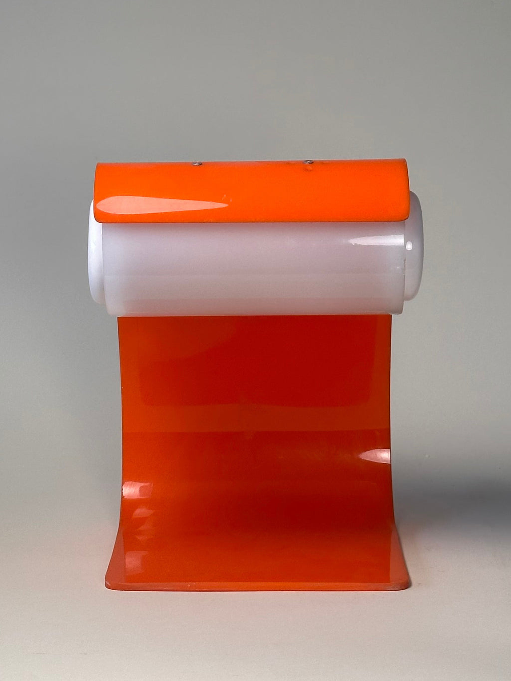 Lampe de table en plastique