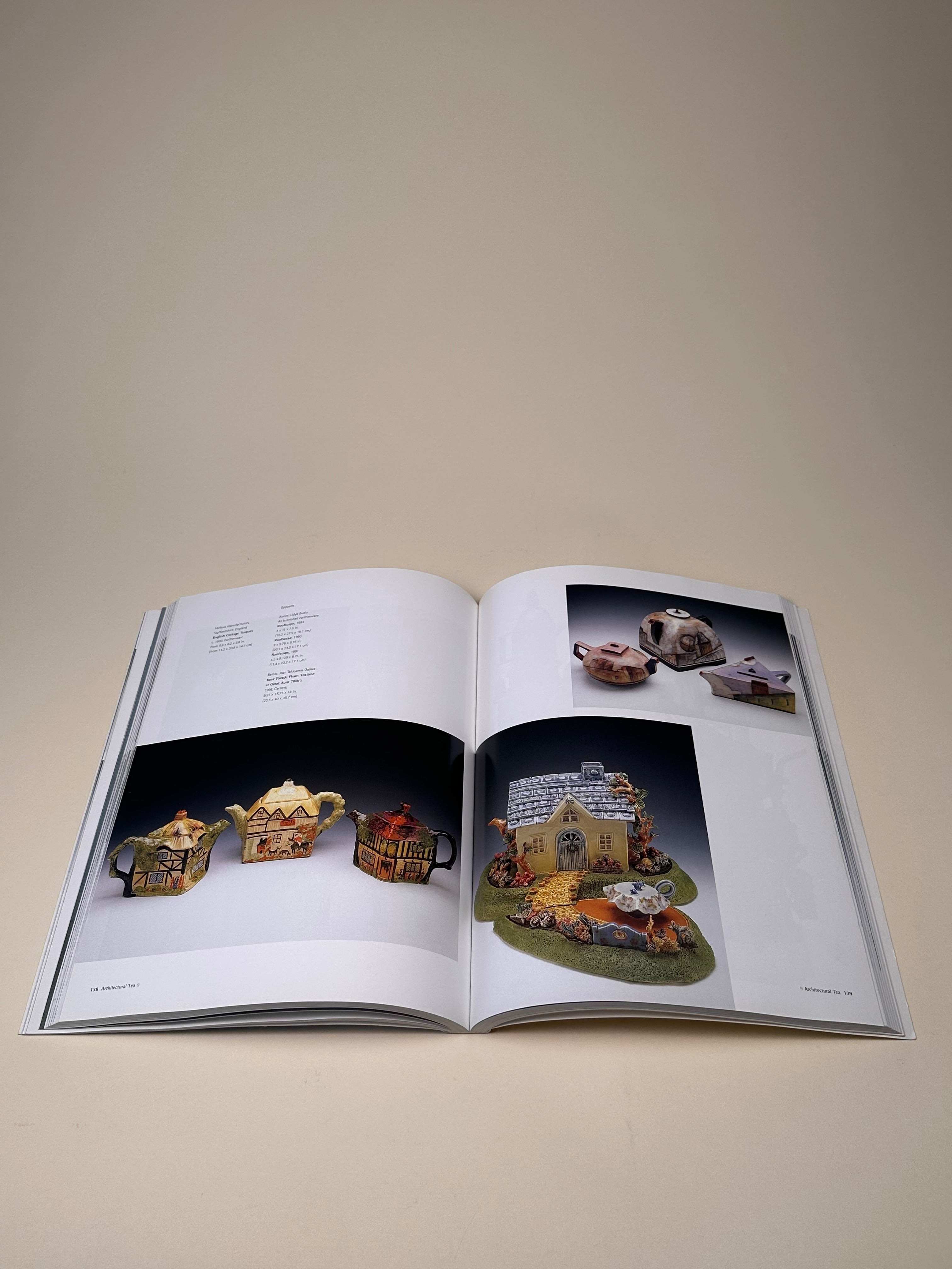 Livre "The Artful Teapot" par Garth Clark, 2001