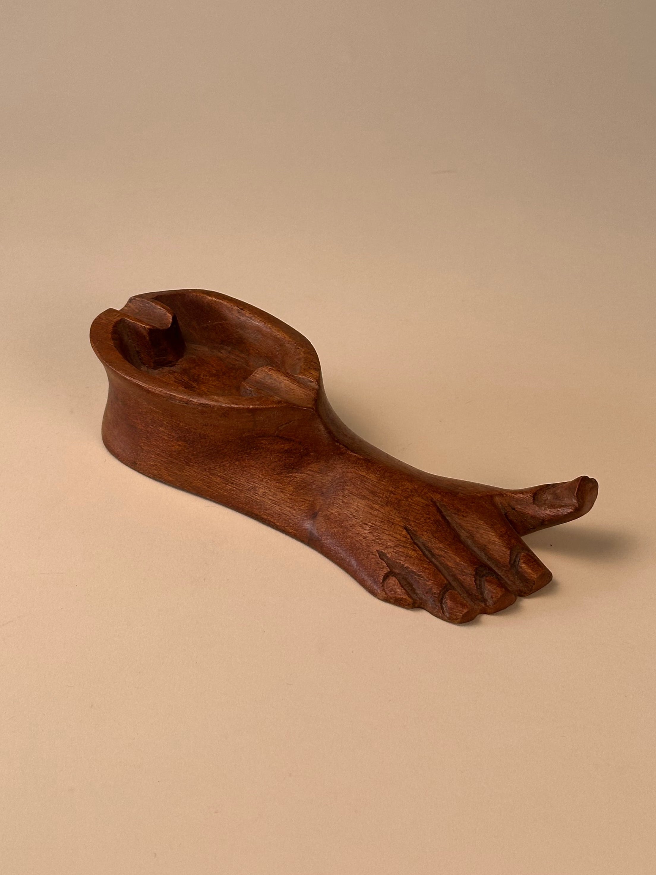Cendrier vintage en bois sculpté à la main