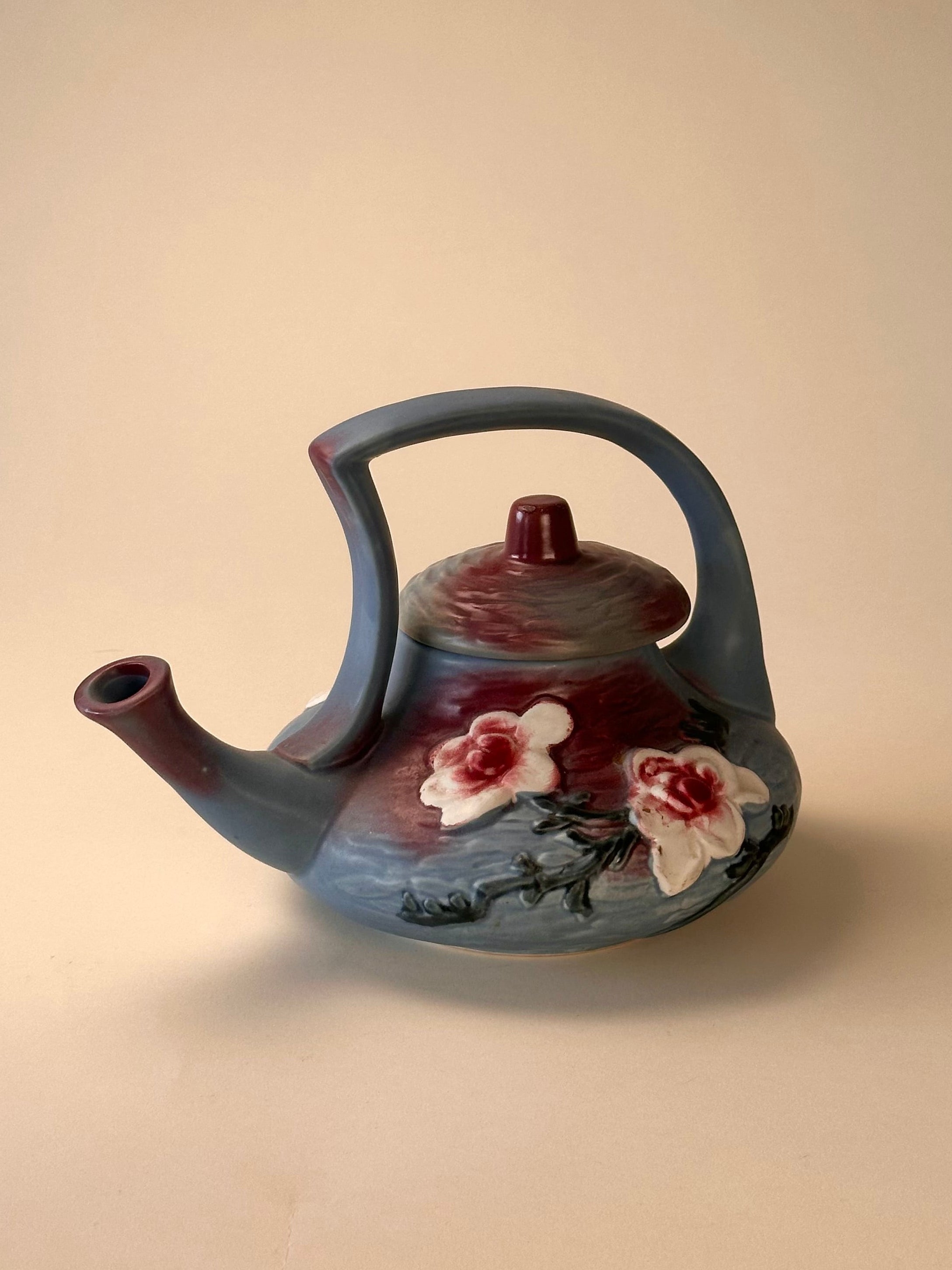 Théière vintage en céramique de la collection magnolia par Roseville Pottery
