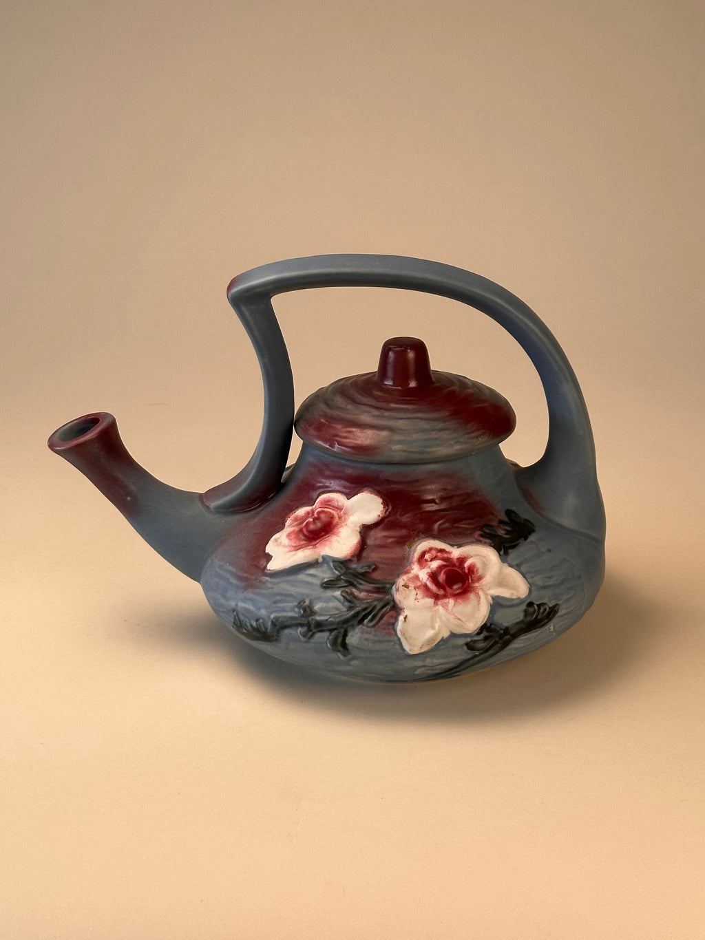 Théière vintage en céramique de la collection magnolia par Roseville Pottery