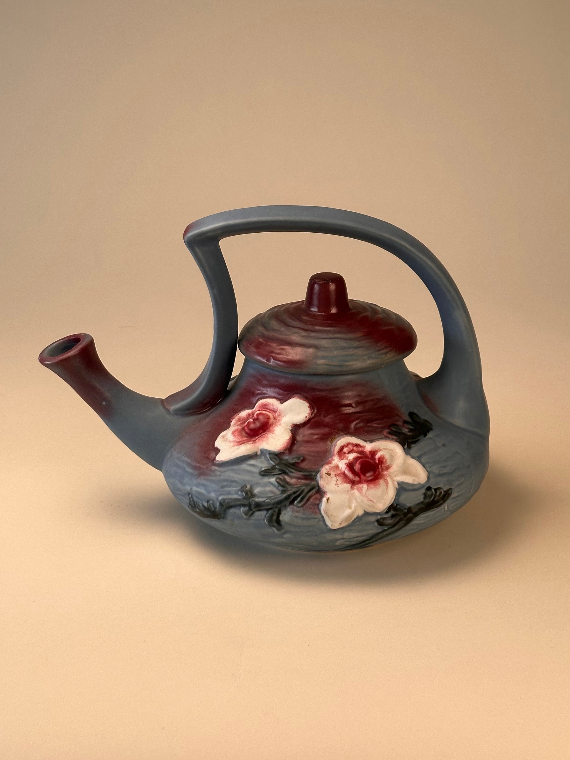 Théière vintage en céramique de la collection magnolia par Roseville Pottery