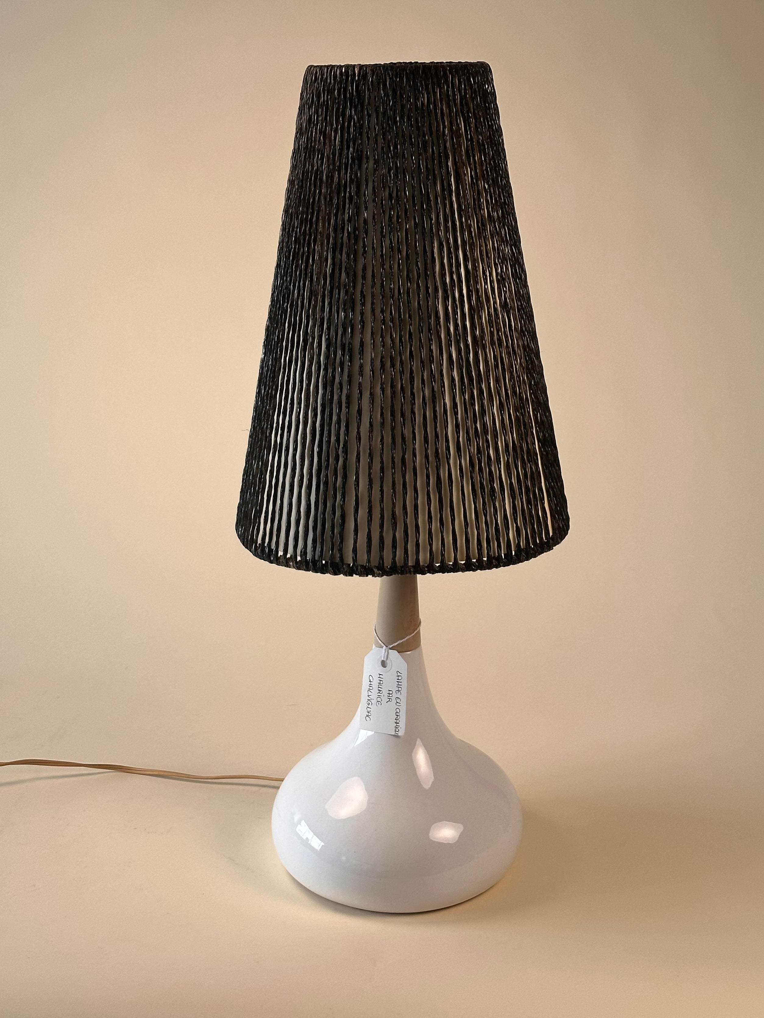 Lampe de table en céramique par Maurice Chalvignac fait au Québec