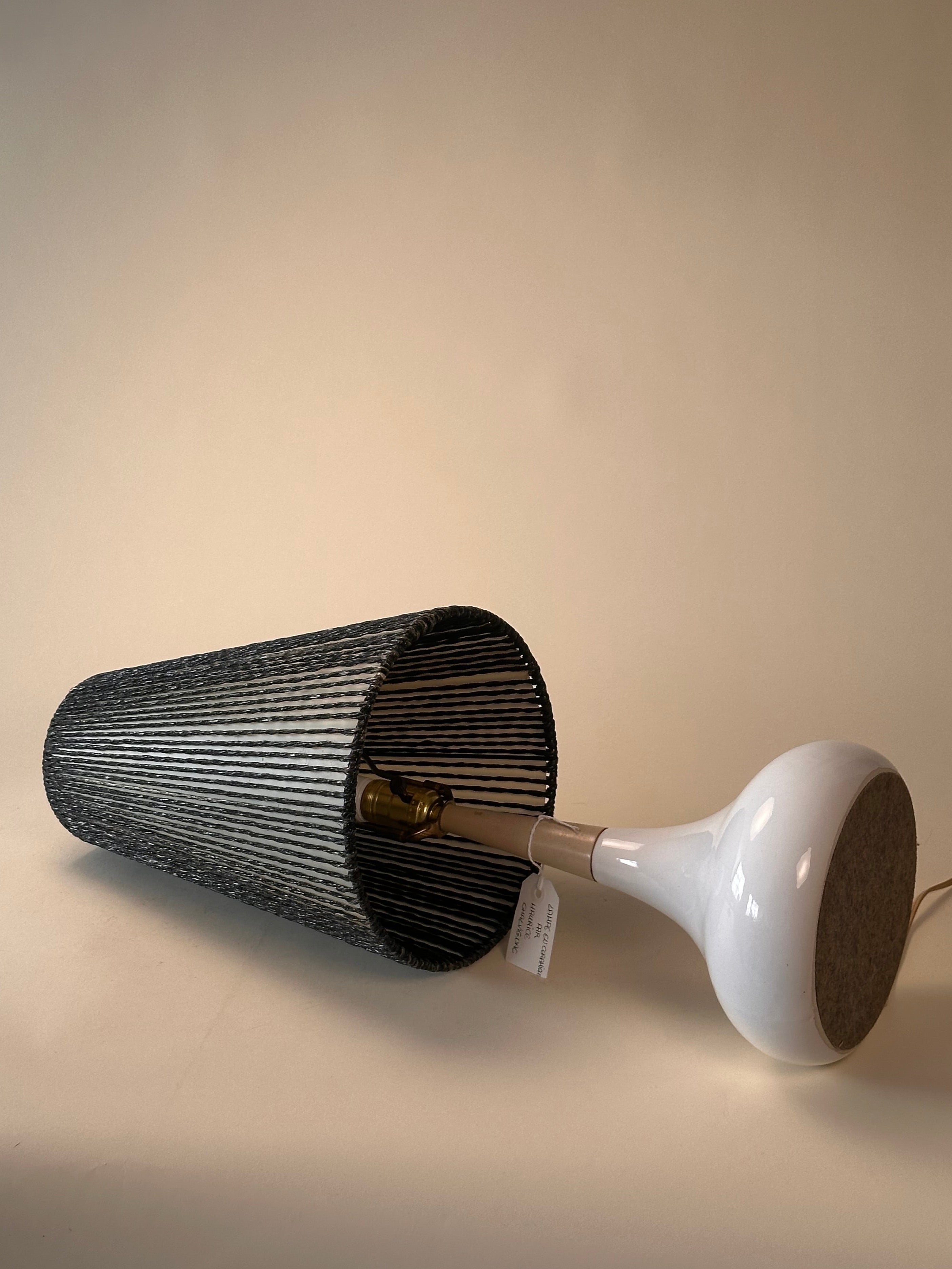 Lampe de table en céramique par Maurice Chalvignac fait au Québec