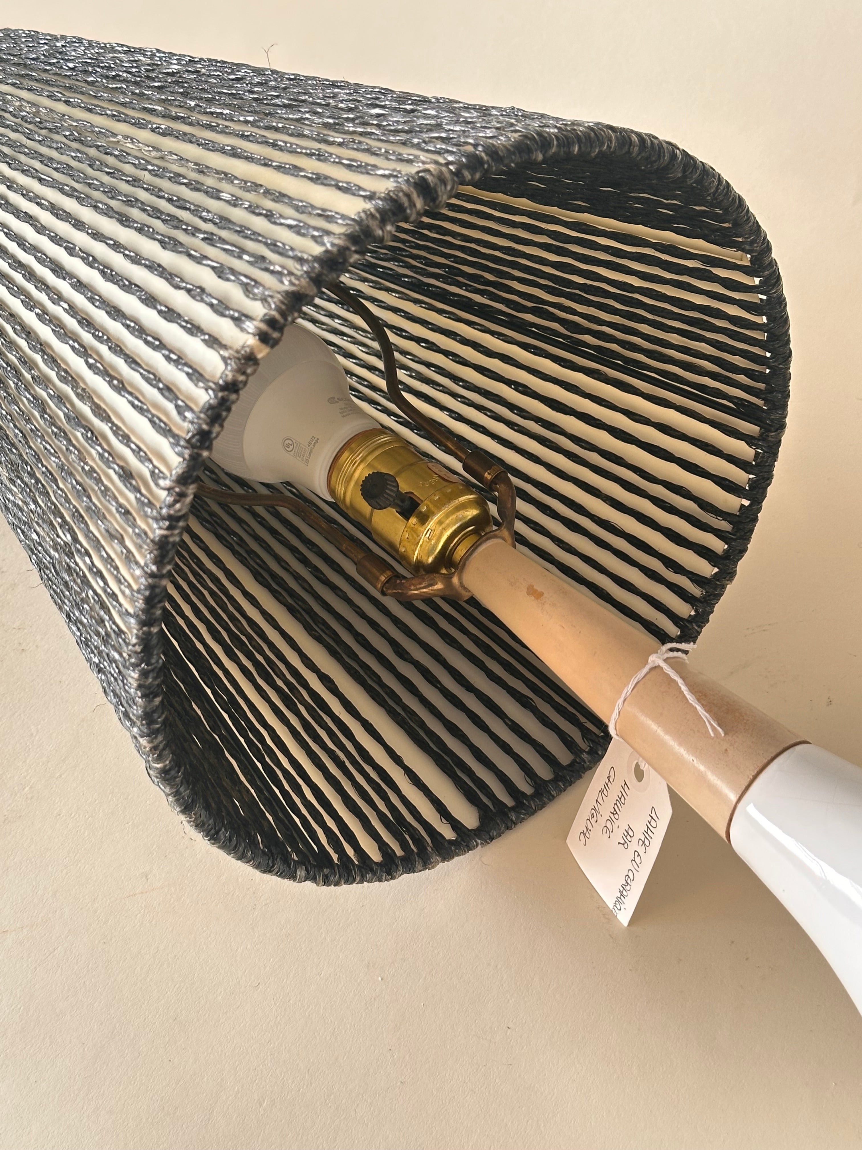 Lampe de table en céramique par Maurice Chalvignac fait au Québec