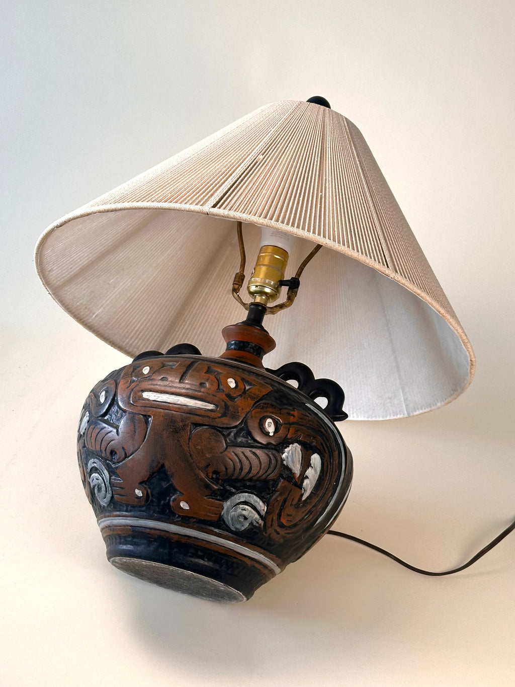 Lampe de table tiki mayan