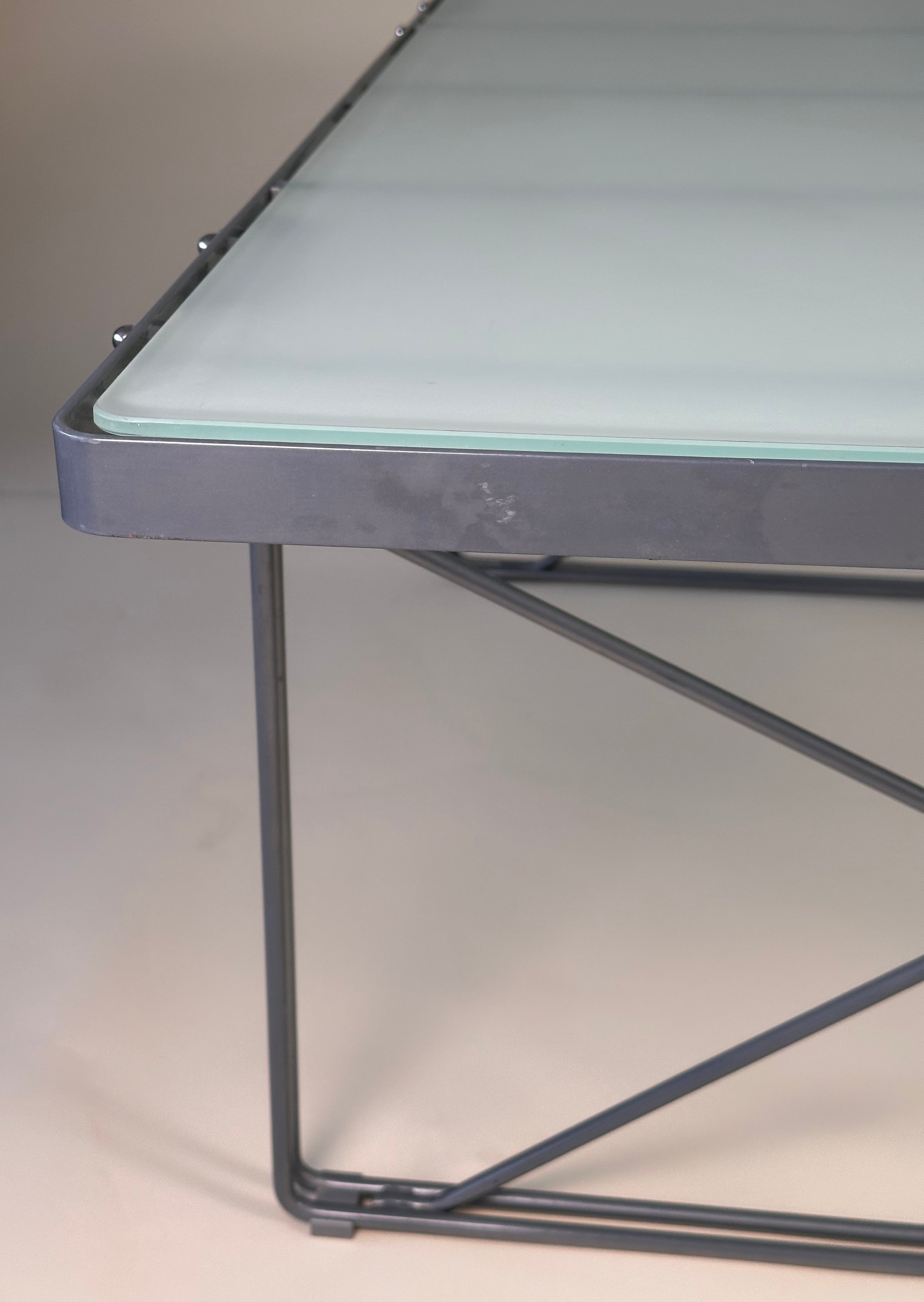 Table à café moment par Niels Gammelgaard pour Ikea