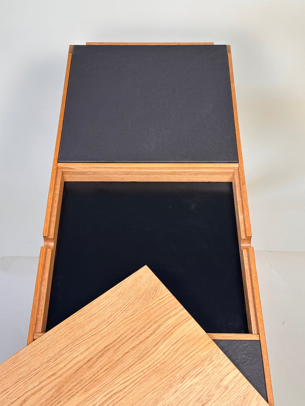 Console "Stenkulla" par Knut et Marianne Hagberg, fait au Danemark, 1999