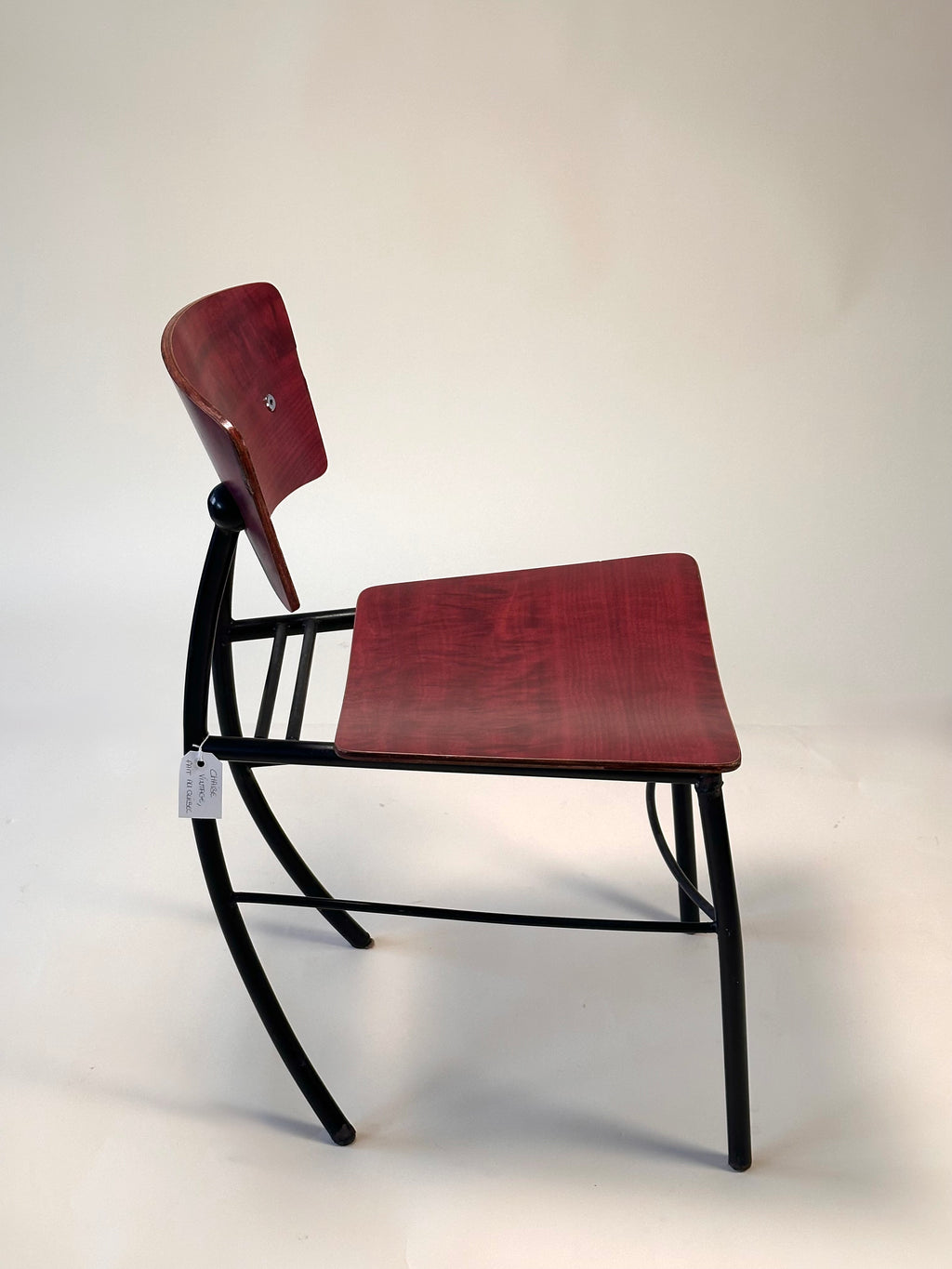 Chaise "M" par Alain degagne, fait à Montreal