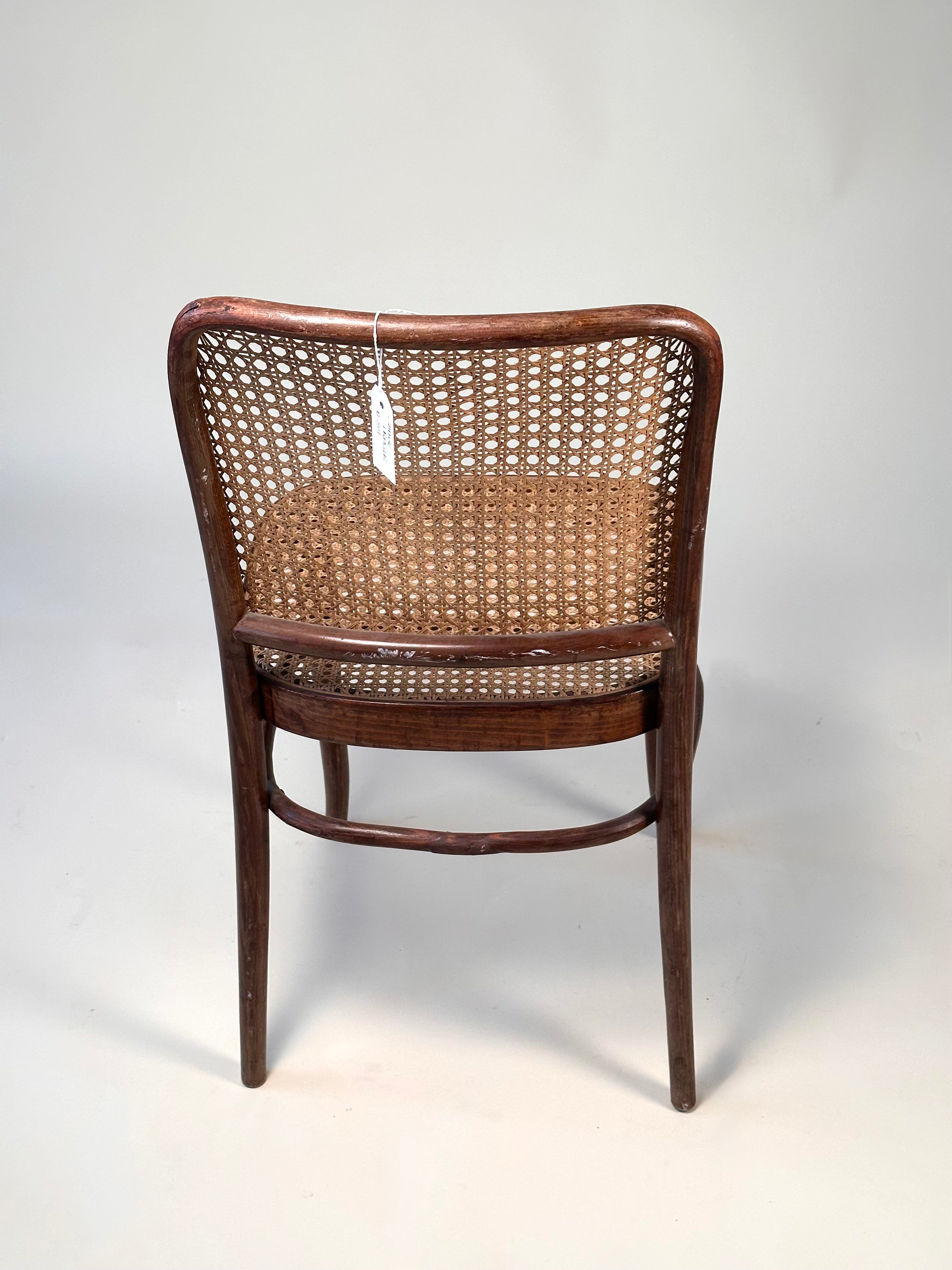 Chaise modèle 811 par ligna drouvania