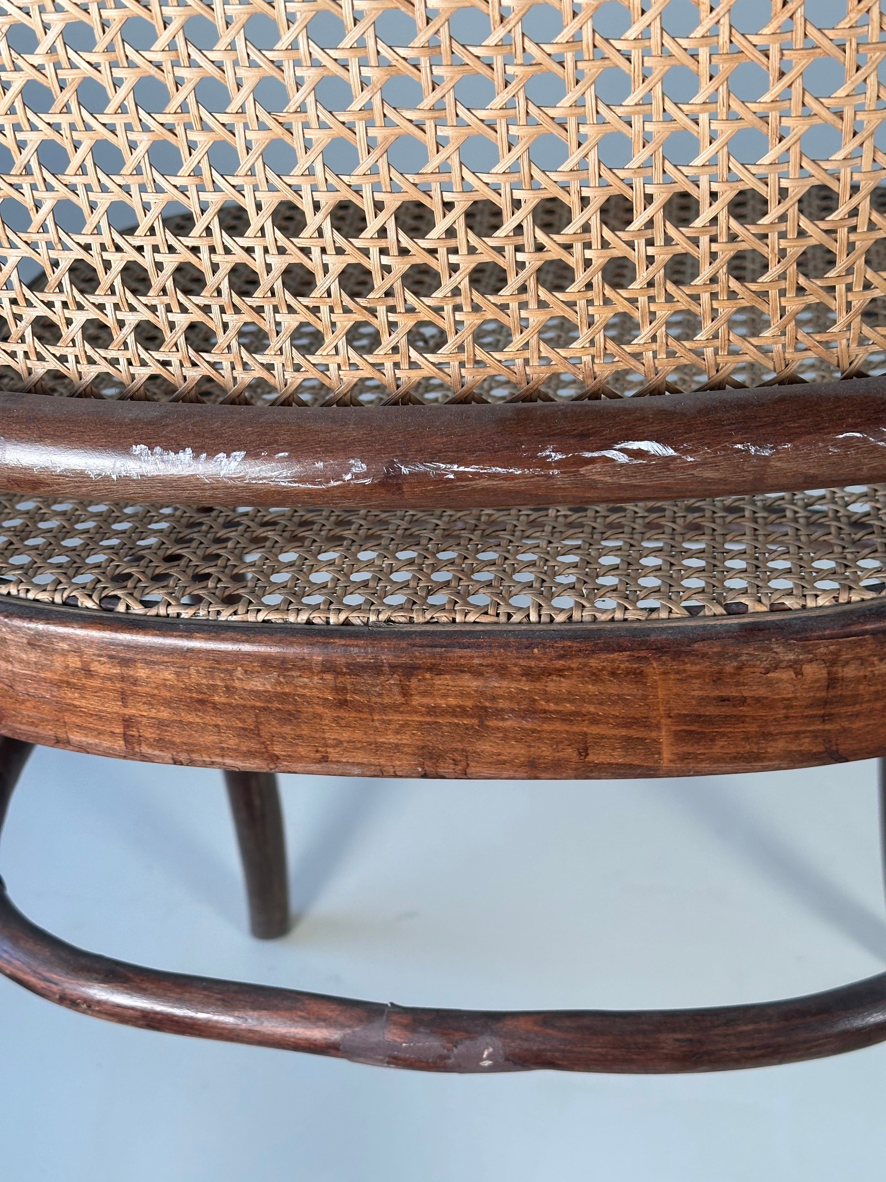 Chaise modèle 811 par ligna drouvania