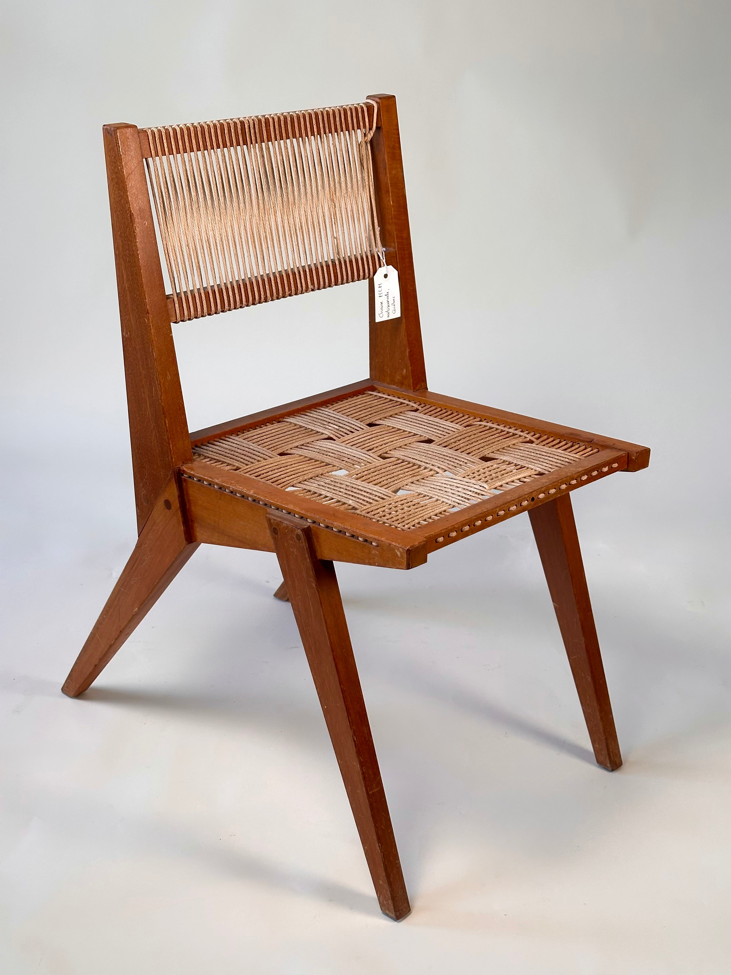 Chaise de côté artisanale, fait au Québec