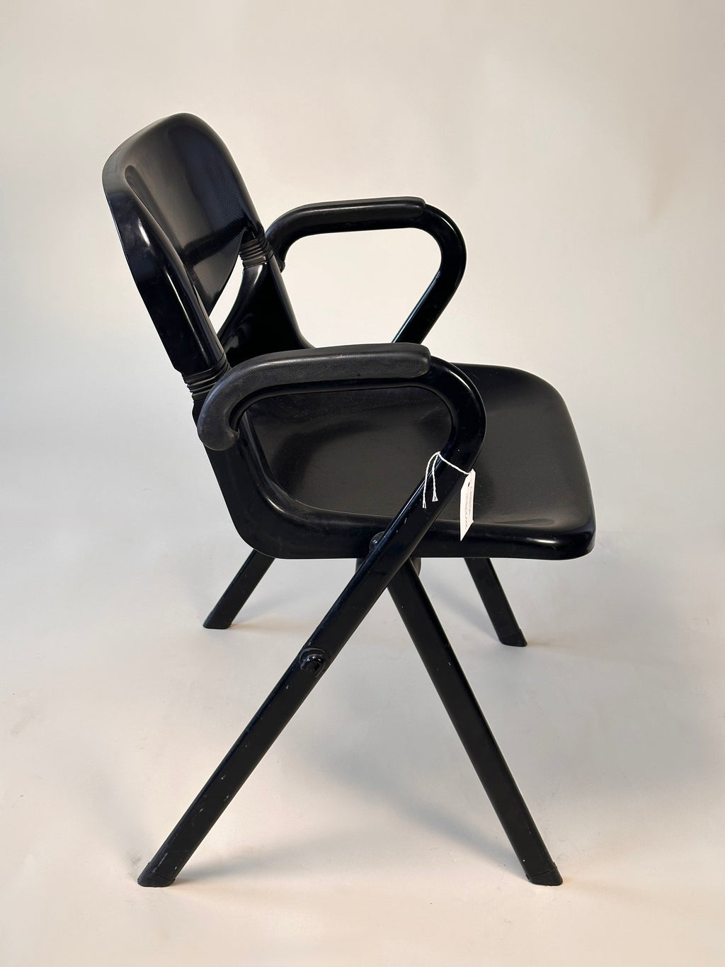 Chaise "dorsal" par Emilio Ambasz & Giancarlo Piretti pour Openark, fait en Italie