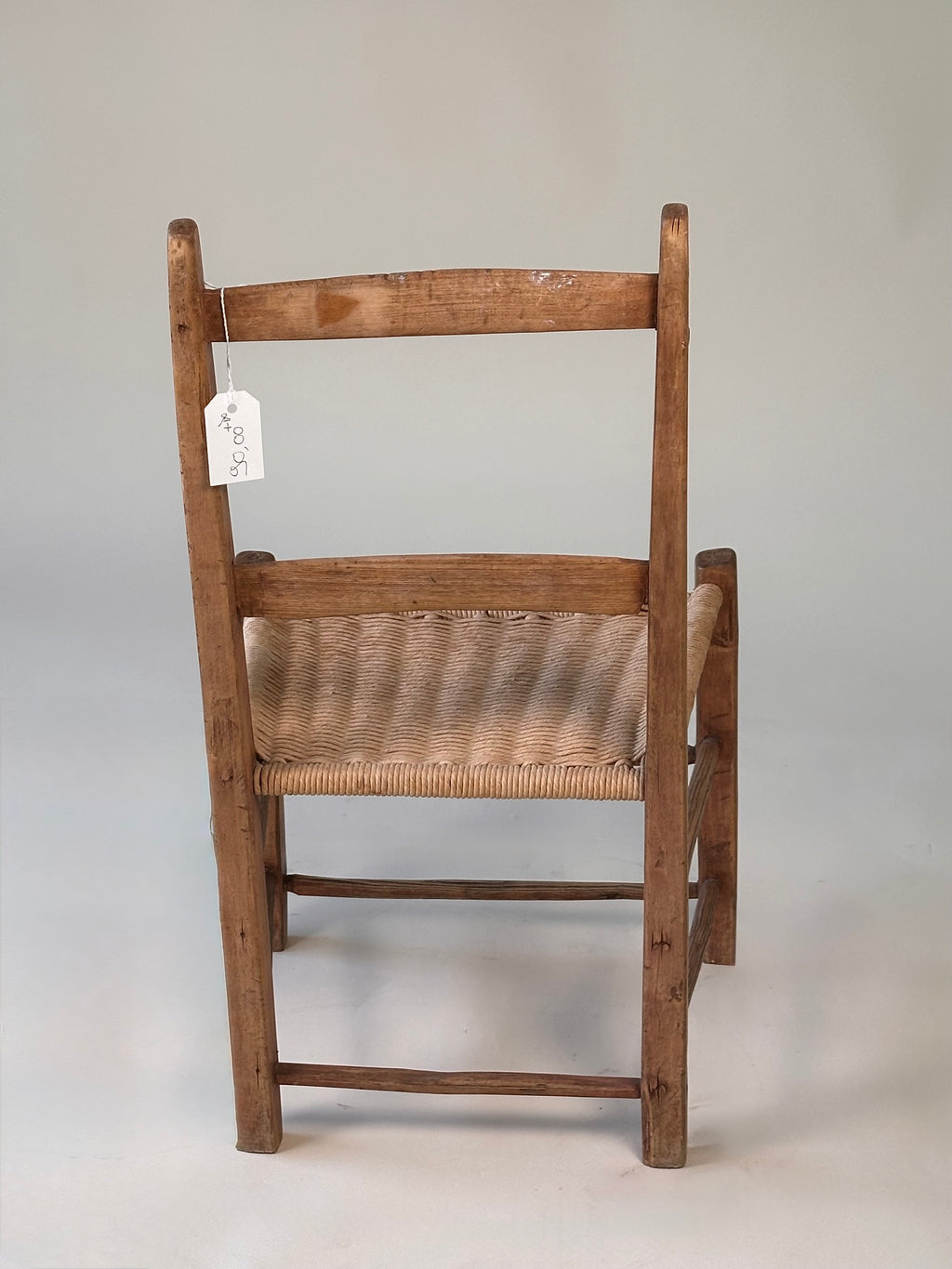 Chaise antique en bois
