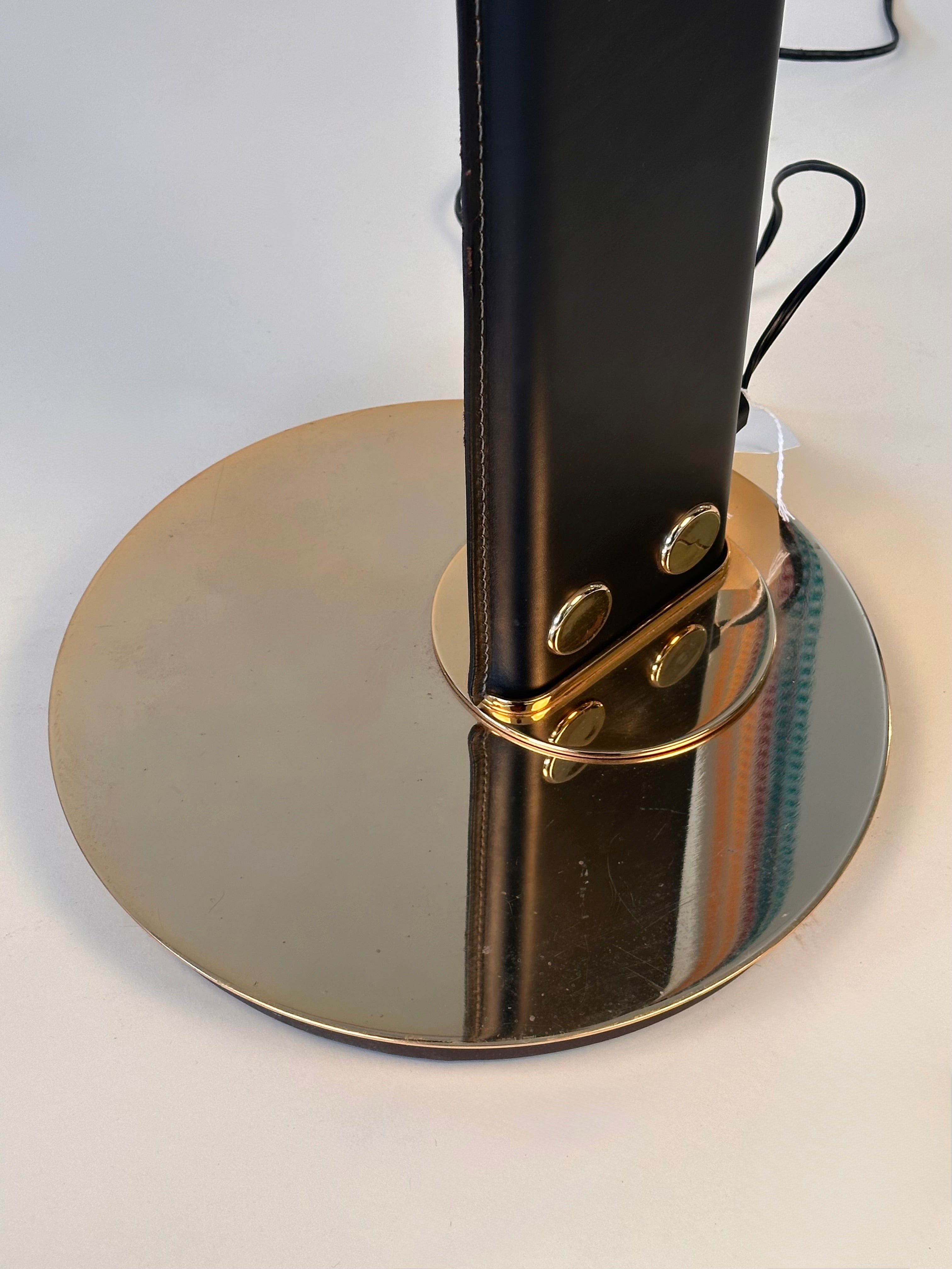 Lampe sur pied rotative "Cobra" par Traso Milano, fait en Italie