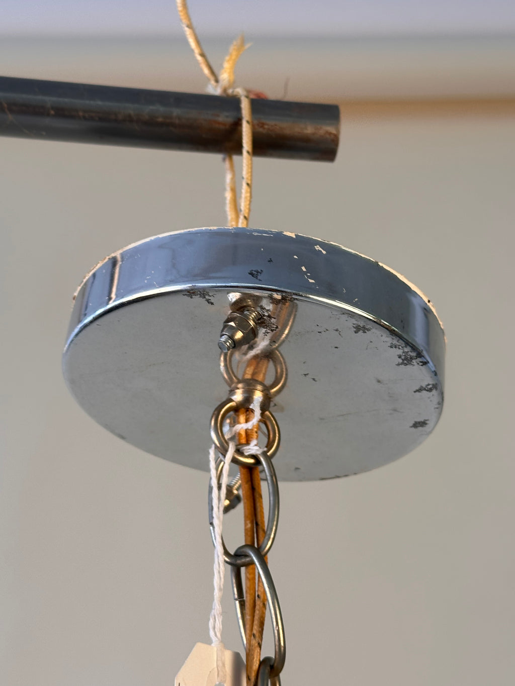 Lampe à suspension en forme d’ampoule par V.V, fait en France