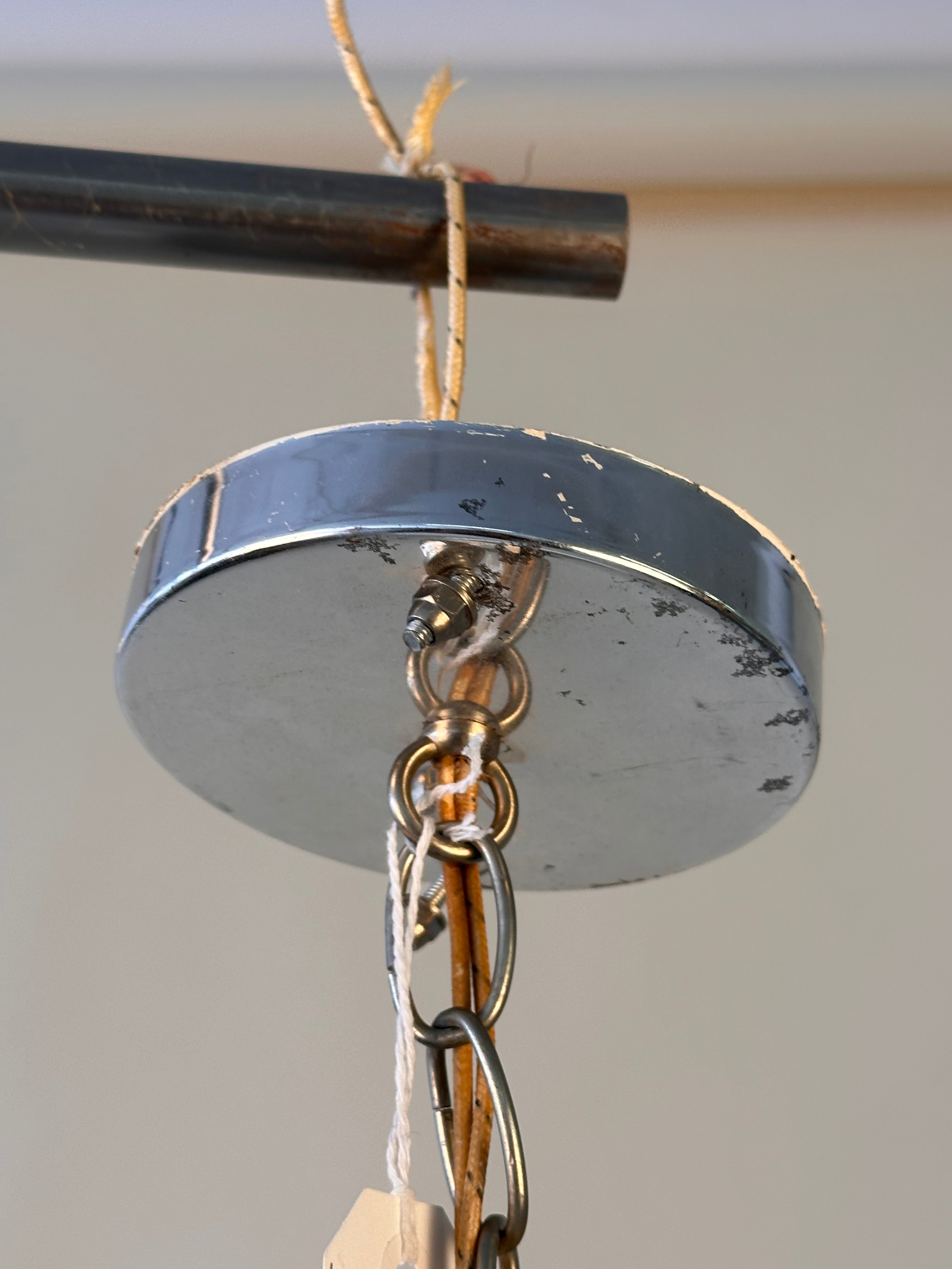 Lampe à suspension en forme d’ampoule par V.V, fait en France