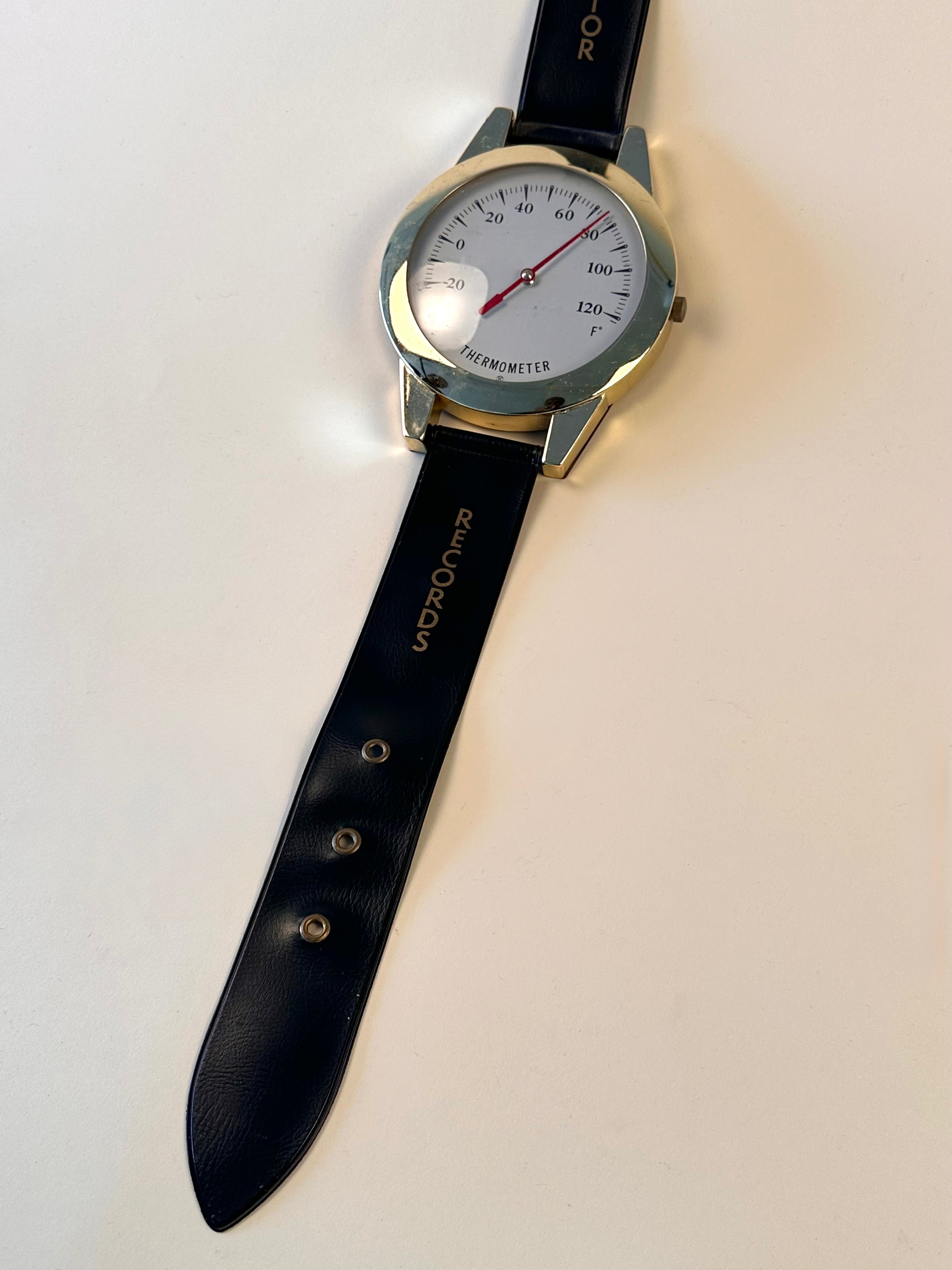 Thermomètre mural vintage en forme de montre par RCA Victor, fabriqué au Japon