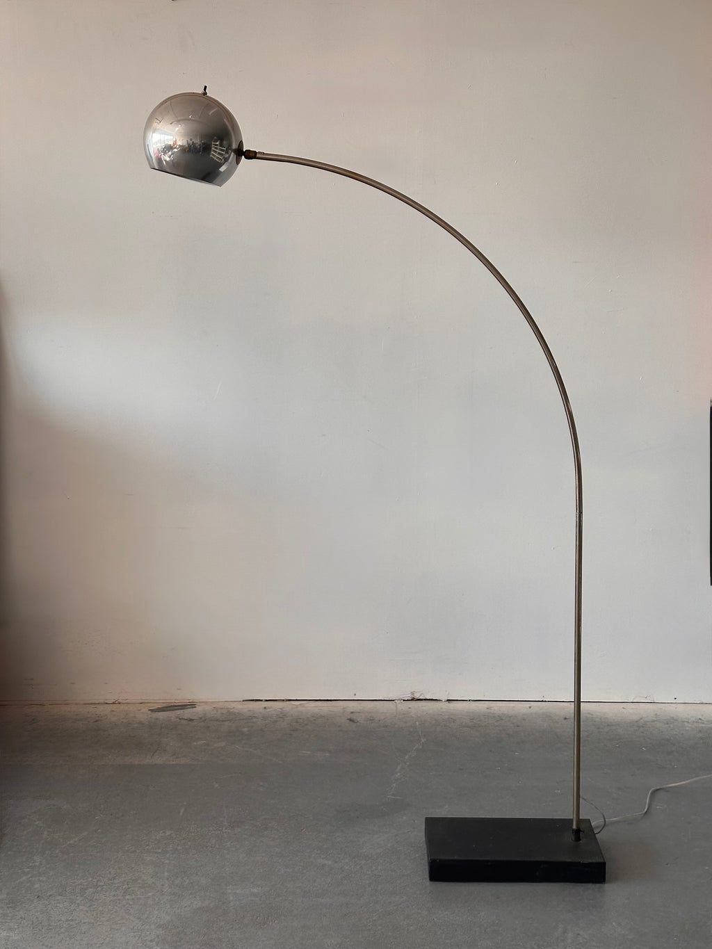 Lampe sur pieds eyeball
