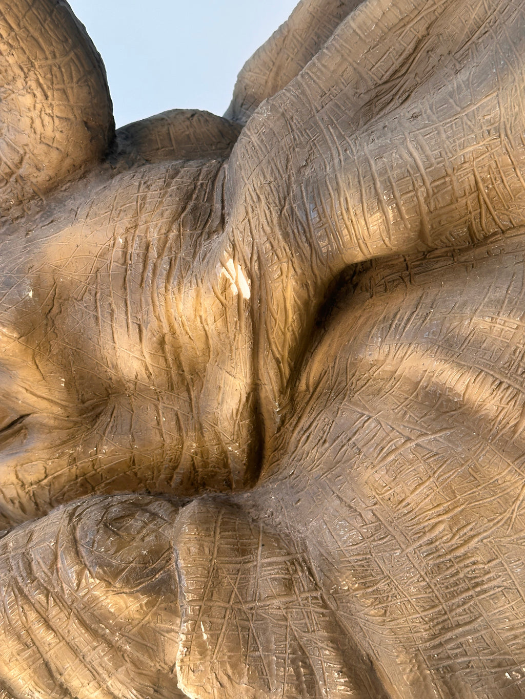 Table à café sculpturale en forme d’éléphant